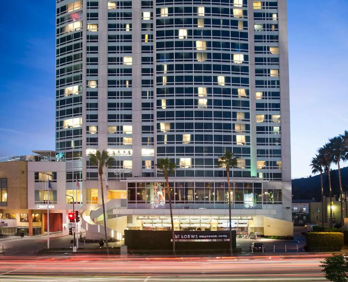 2 Hotels Close to Performing Tree-Arts That Know LA's Arts Scene