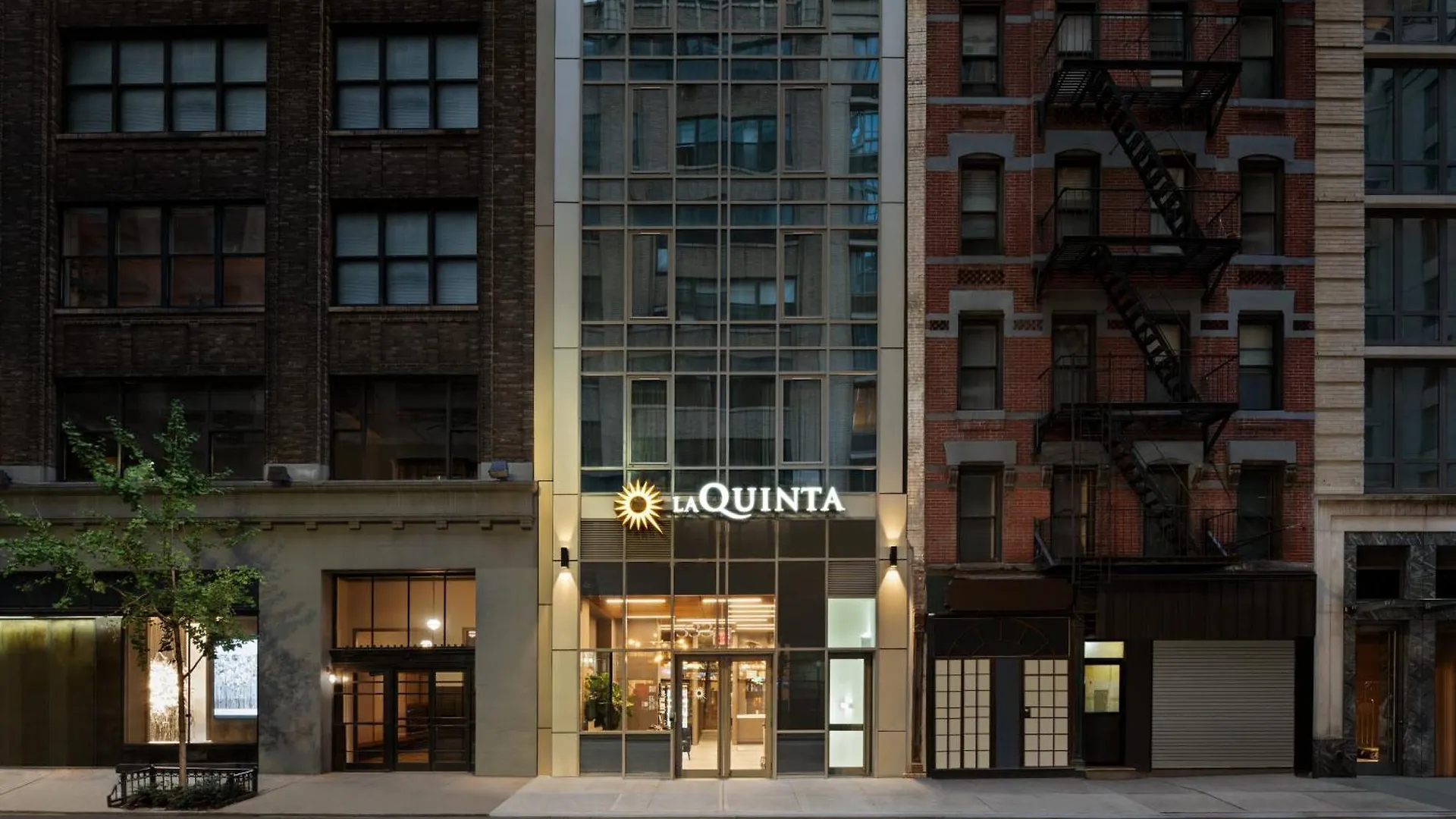 15 Top-Rated Business Hotels in Midtown New York