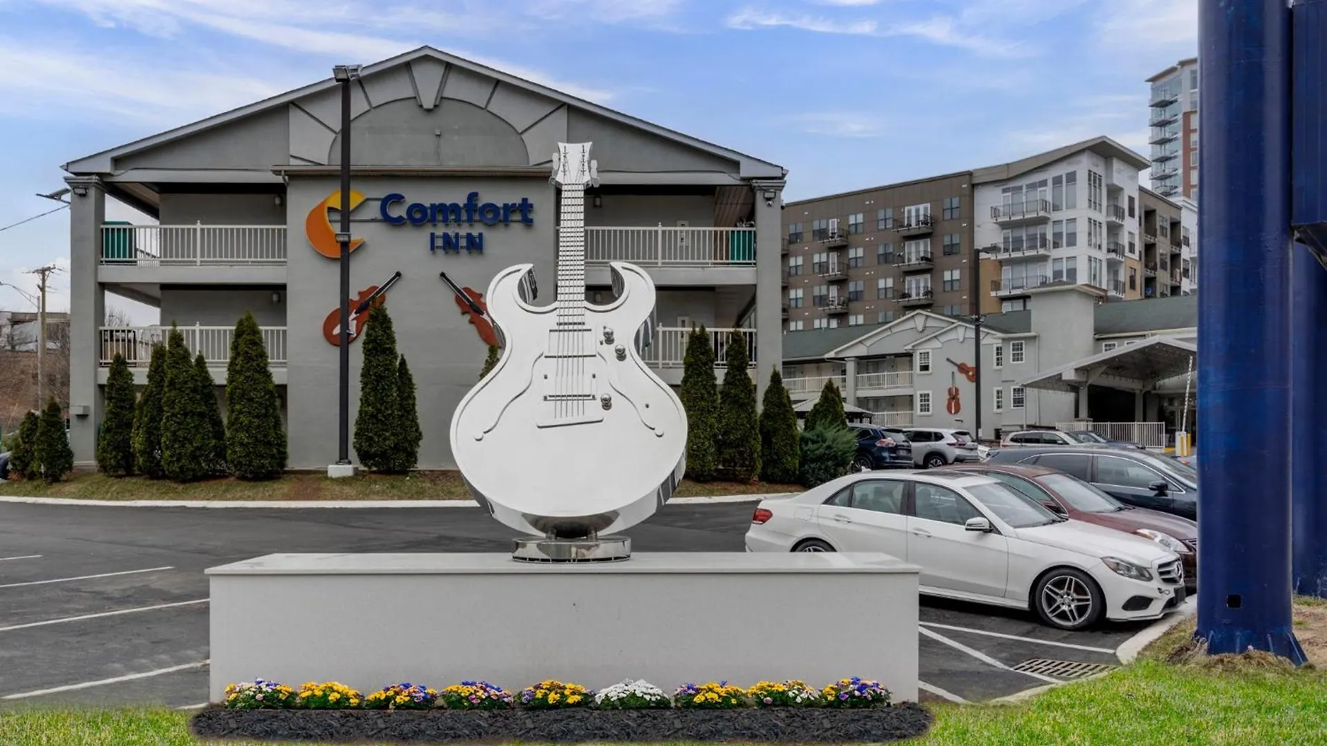 15 Smart Central Hotels In Downtown Nashville Worth Booking