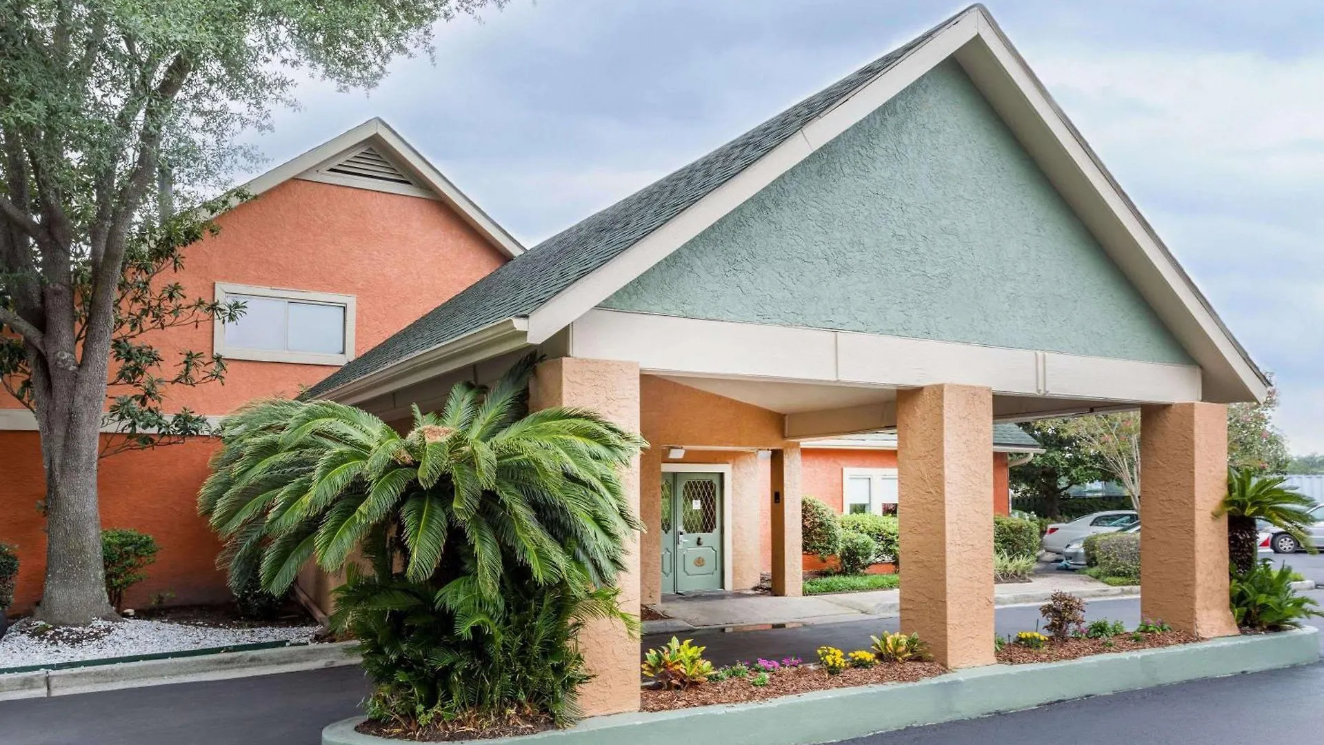 Where to Stay for Work: 4 Business Hotels in North Charleston