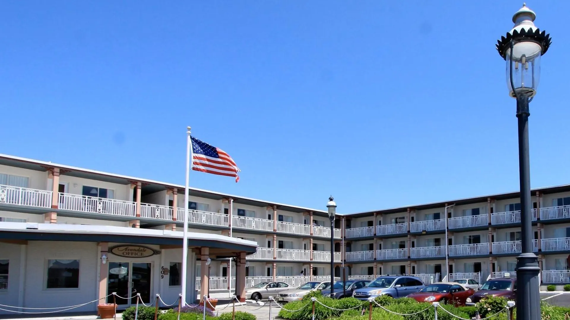 15 Smart Central Hotels Near Emlen Physick Estate Worth Booking