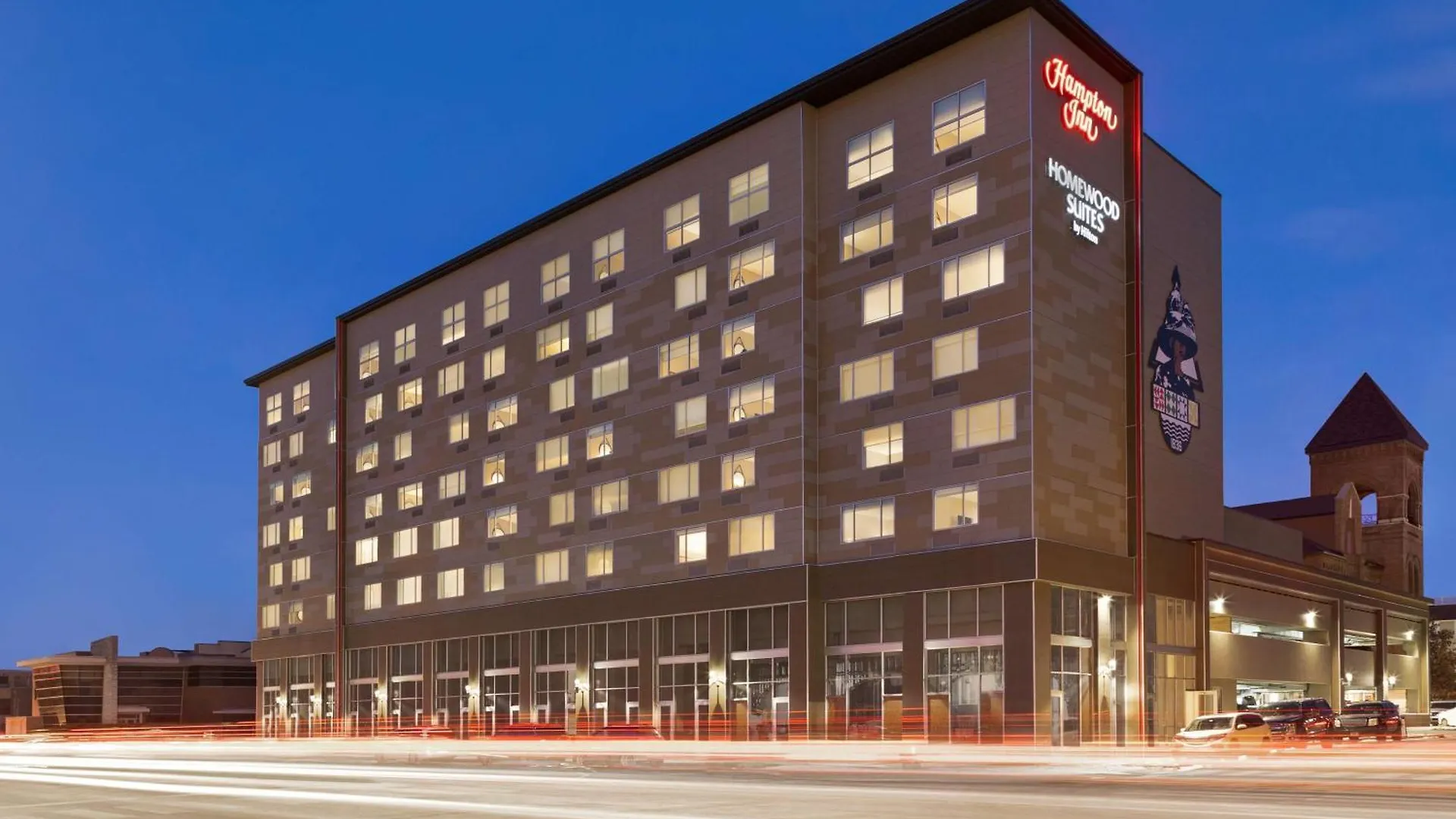 Staying Near the National Art Museum of Sport: 15 Business Hotels Compared