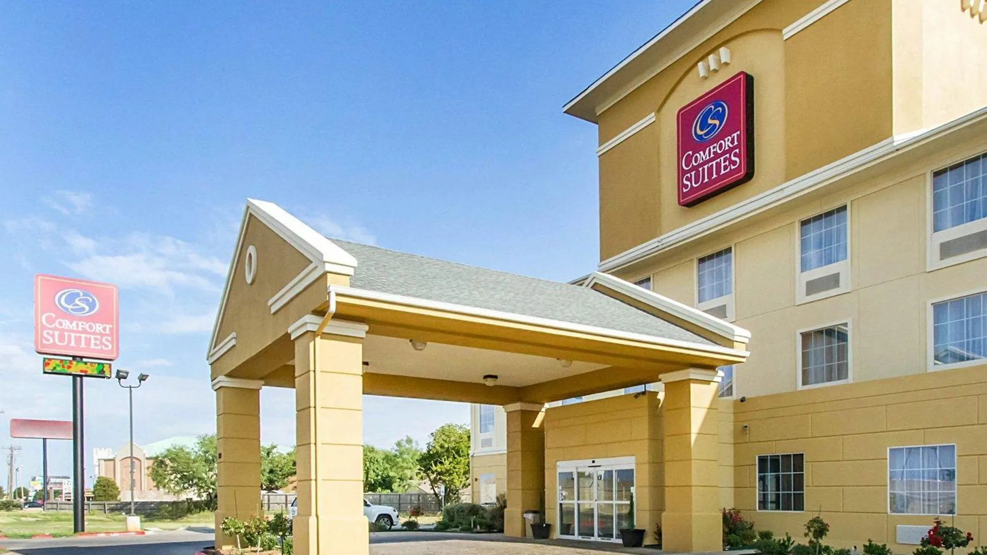 10 Airport Hotels Near Arthur Sears Park That Deliver