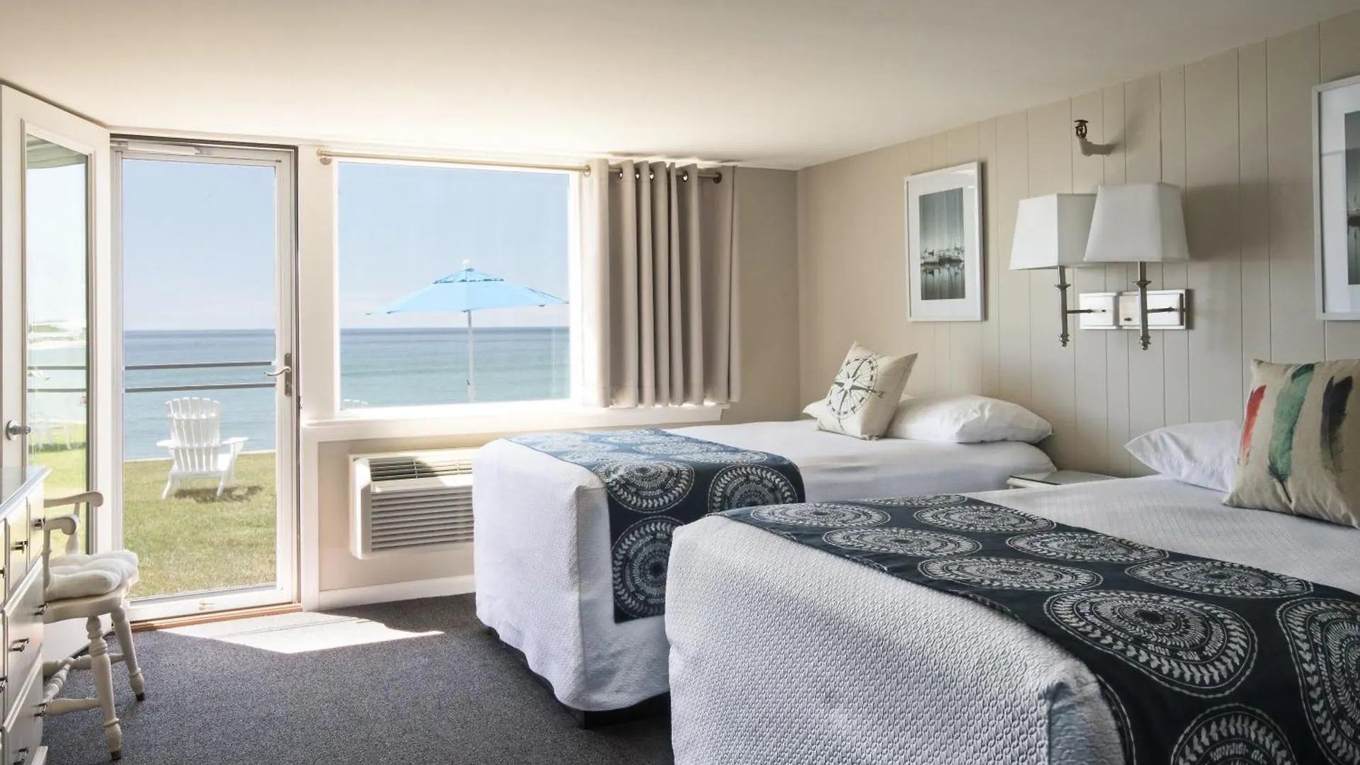 4 Central Hotels Near Cape Neddick Light for Easy Coastal Access