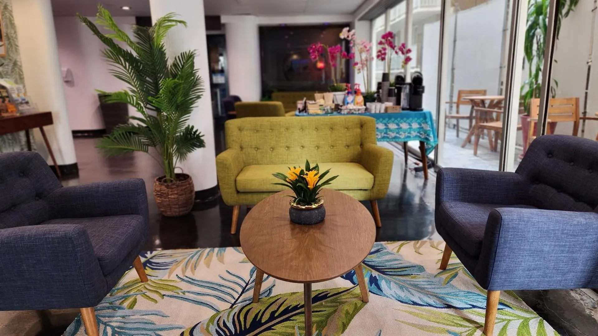 Where to Stay Near Honolulu Harbor: 6 Best Design Hotels