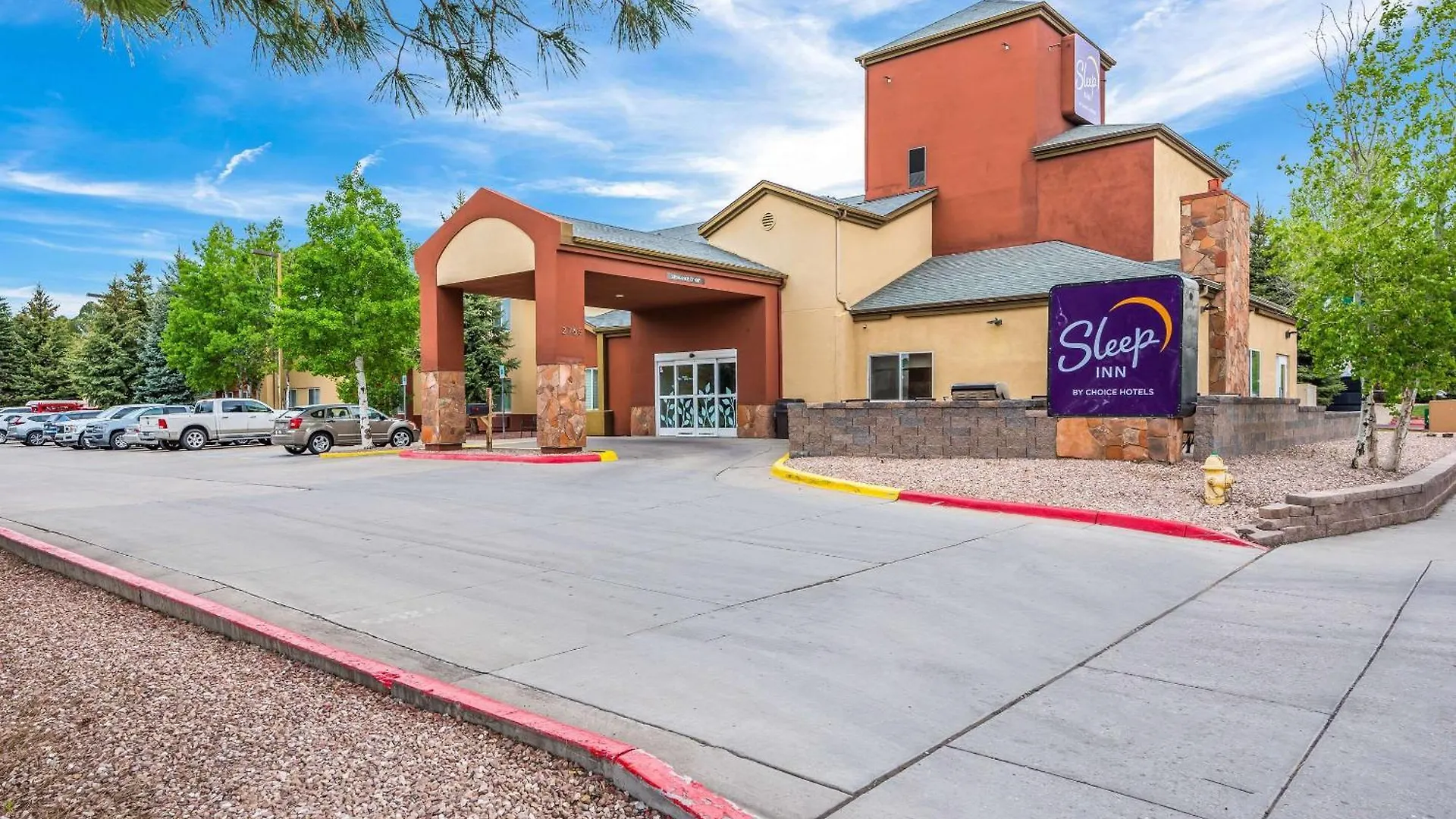 10 Airport Hotels Near Lowell Observatory That Deliver
