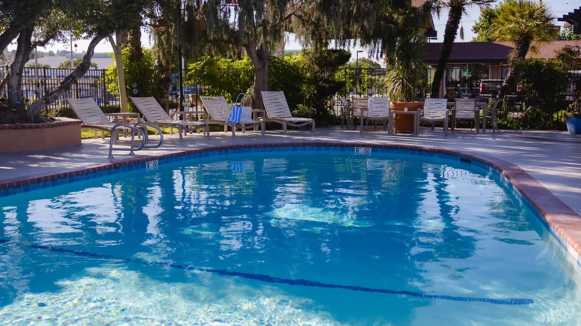4 Top 3-Star Hotels in Paso Robles Wine Country