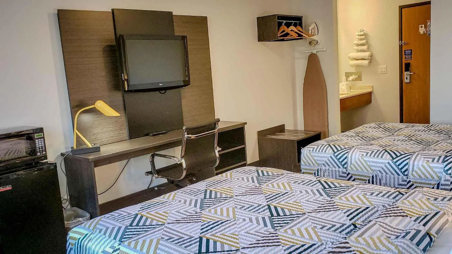 Where to Stay in Illinois: 5 Best 4-Star Hotels