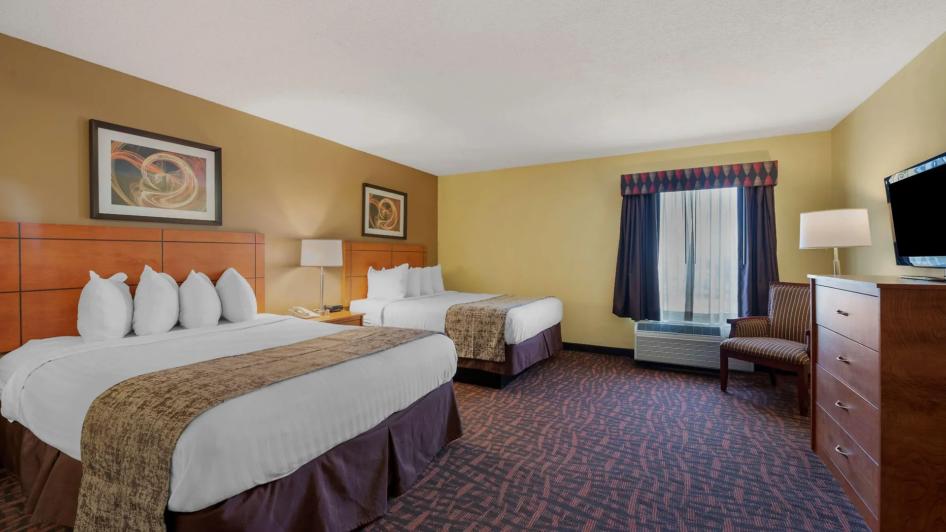 Staying In Louisville East: 7 Budget Hotels Compared