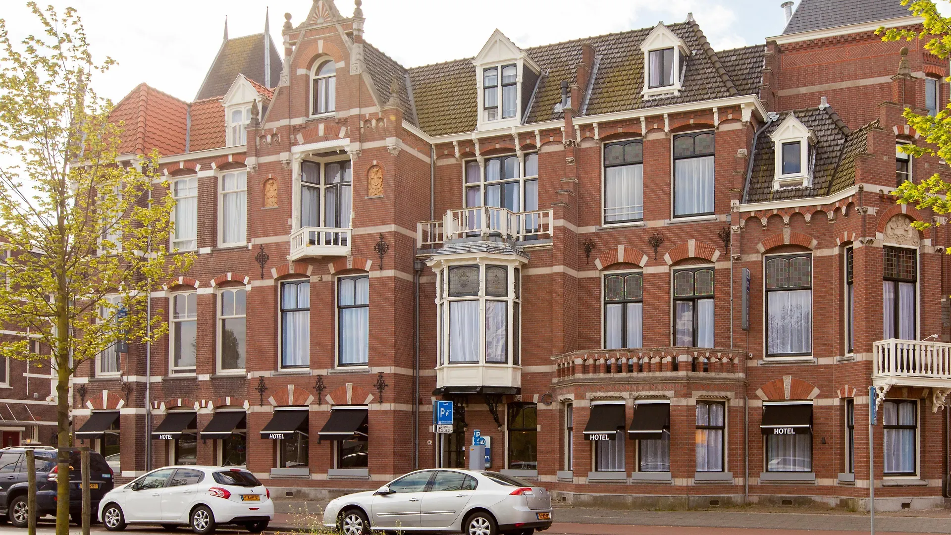 4 Beach Hotels Near De Uithof Worth Booking in 2025