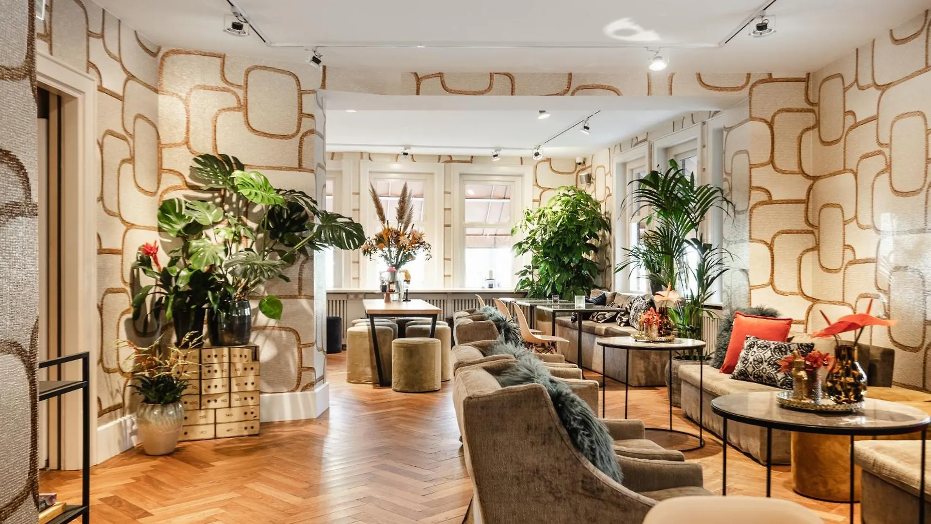 Staying In Museum Quarter: 5 Four-Star Amsterdam Hotels Compared