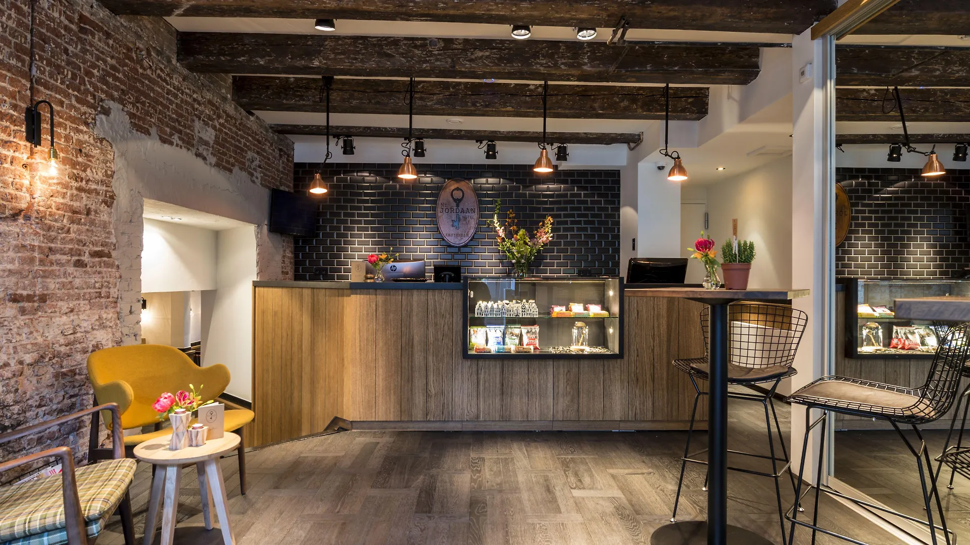 Staying Near Dapper Market: 15 Central Amsterdam Hotels Compared