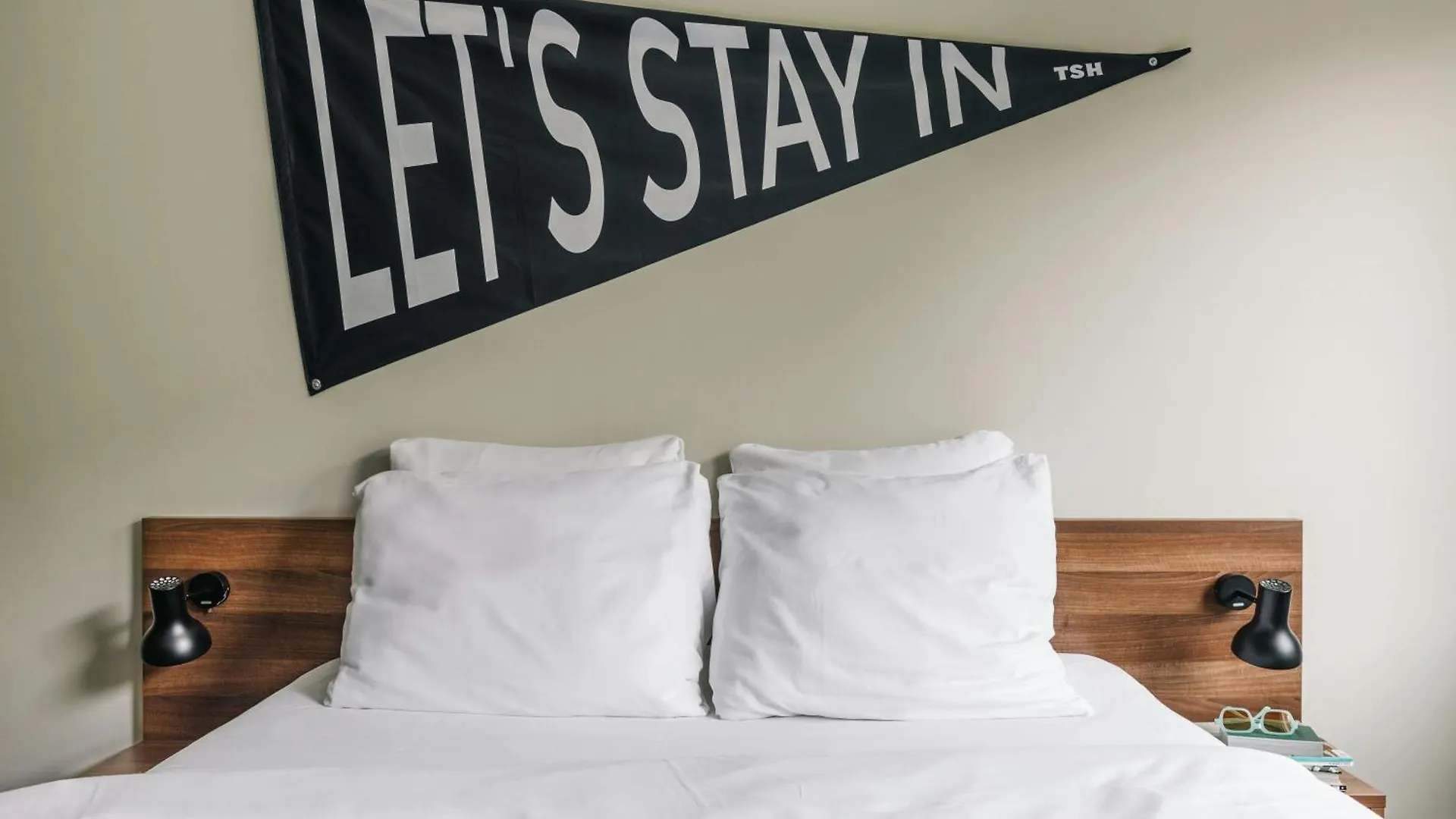 Staying Near Haagse Mart: 9 Central Hotels Compared