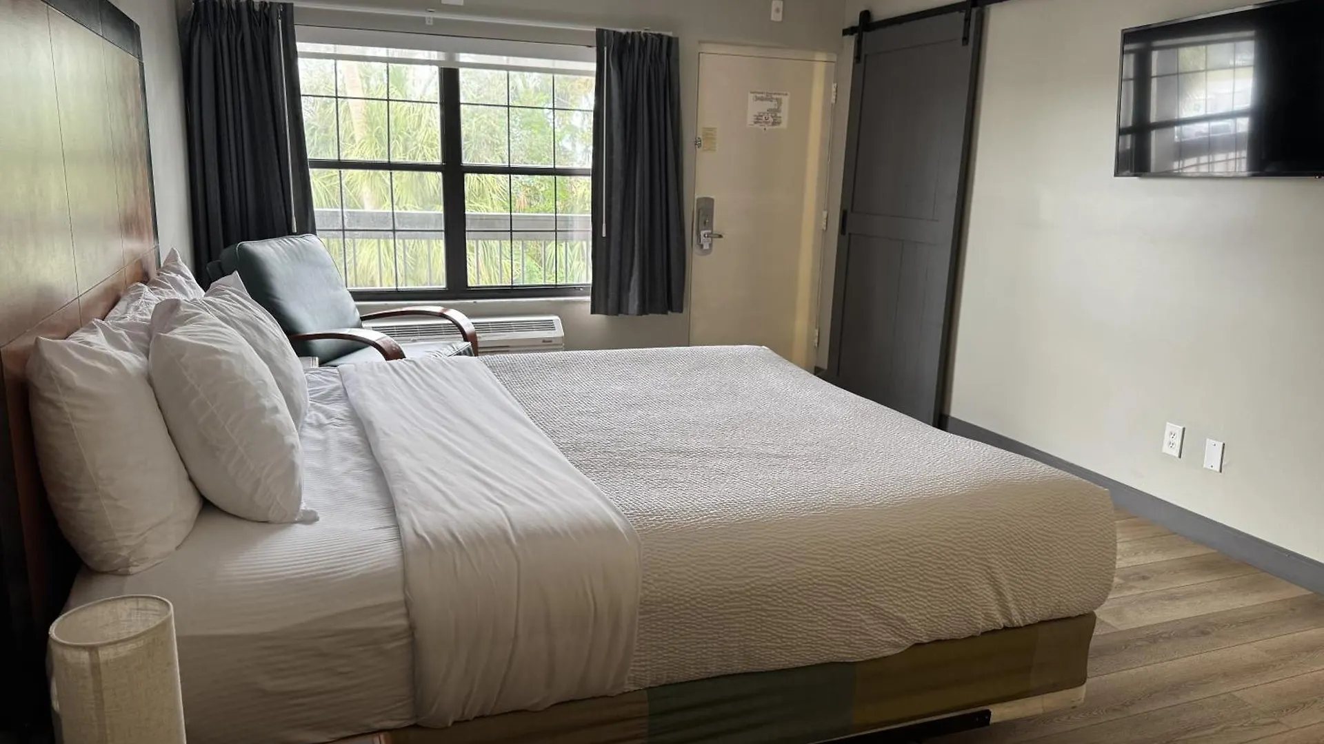 6 Smart Budget Hotels In Westshore Worth Booking