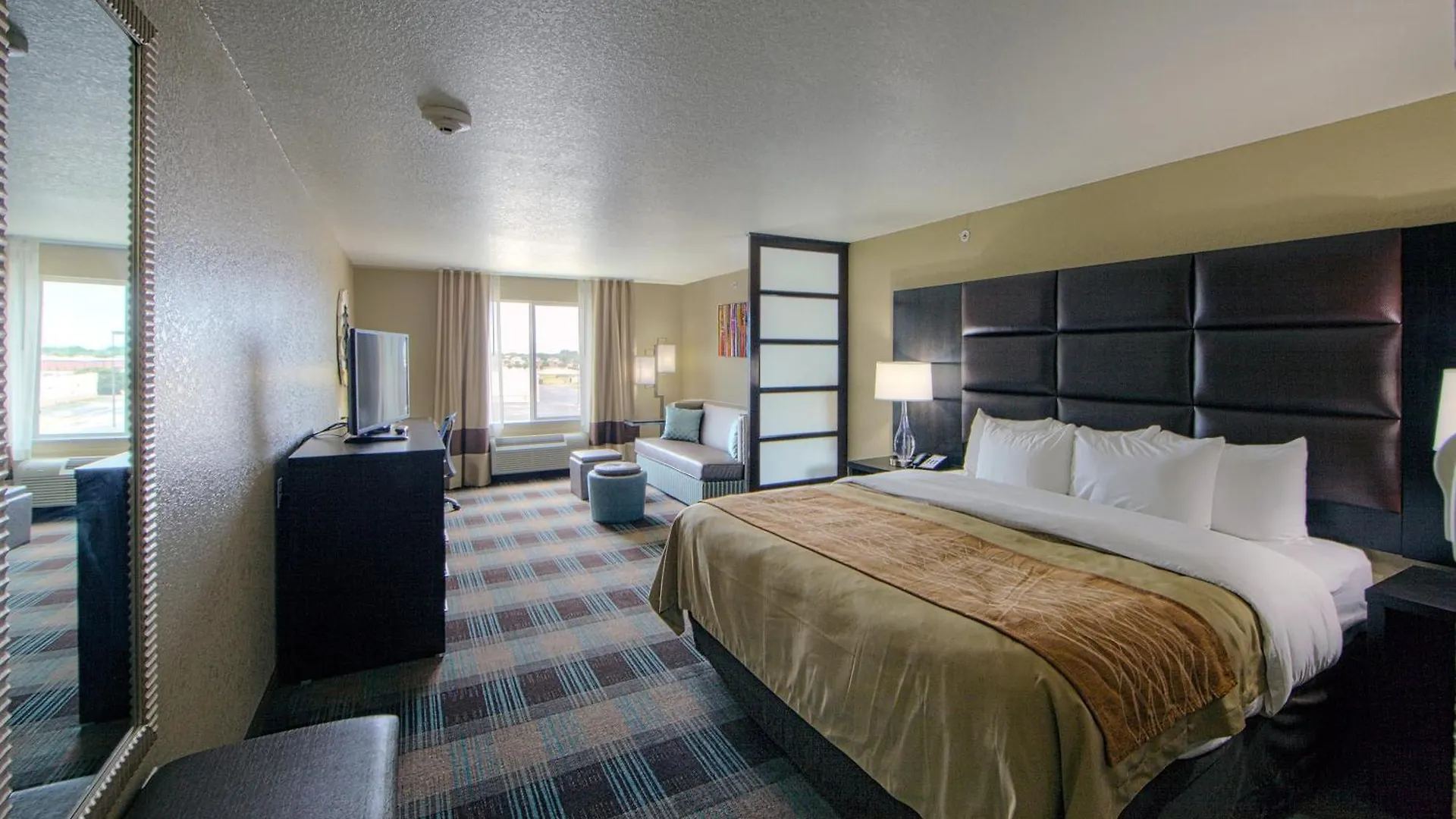 Staying Near Osteopathic Med Ctr of Texas: 5 Budget Hotels Compared