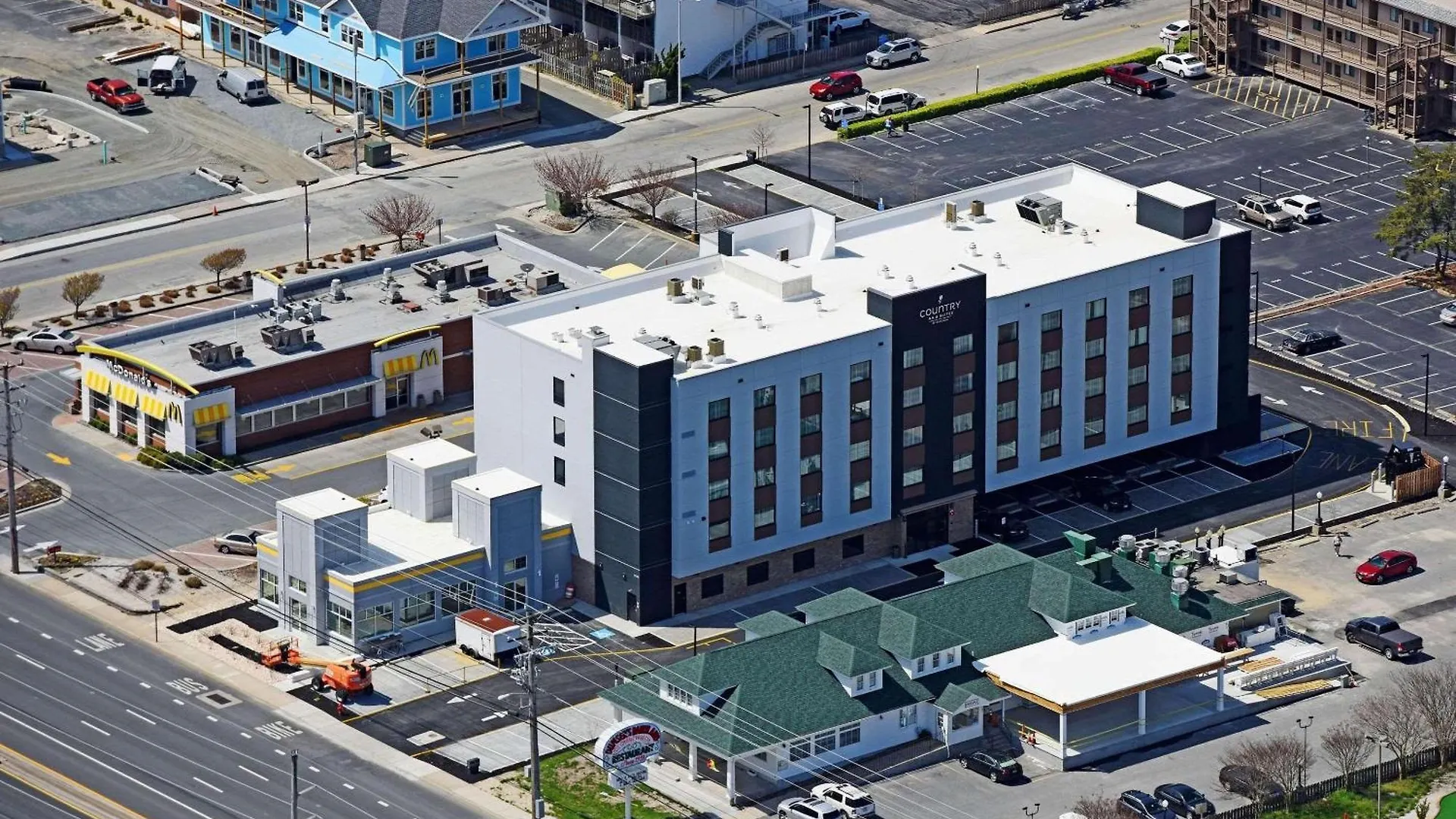 Where to Stay Near Splash Mountain: 9 Family Hotels in Ocean City