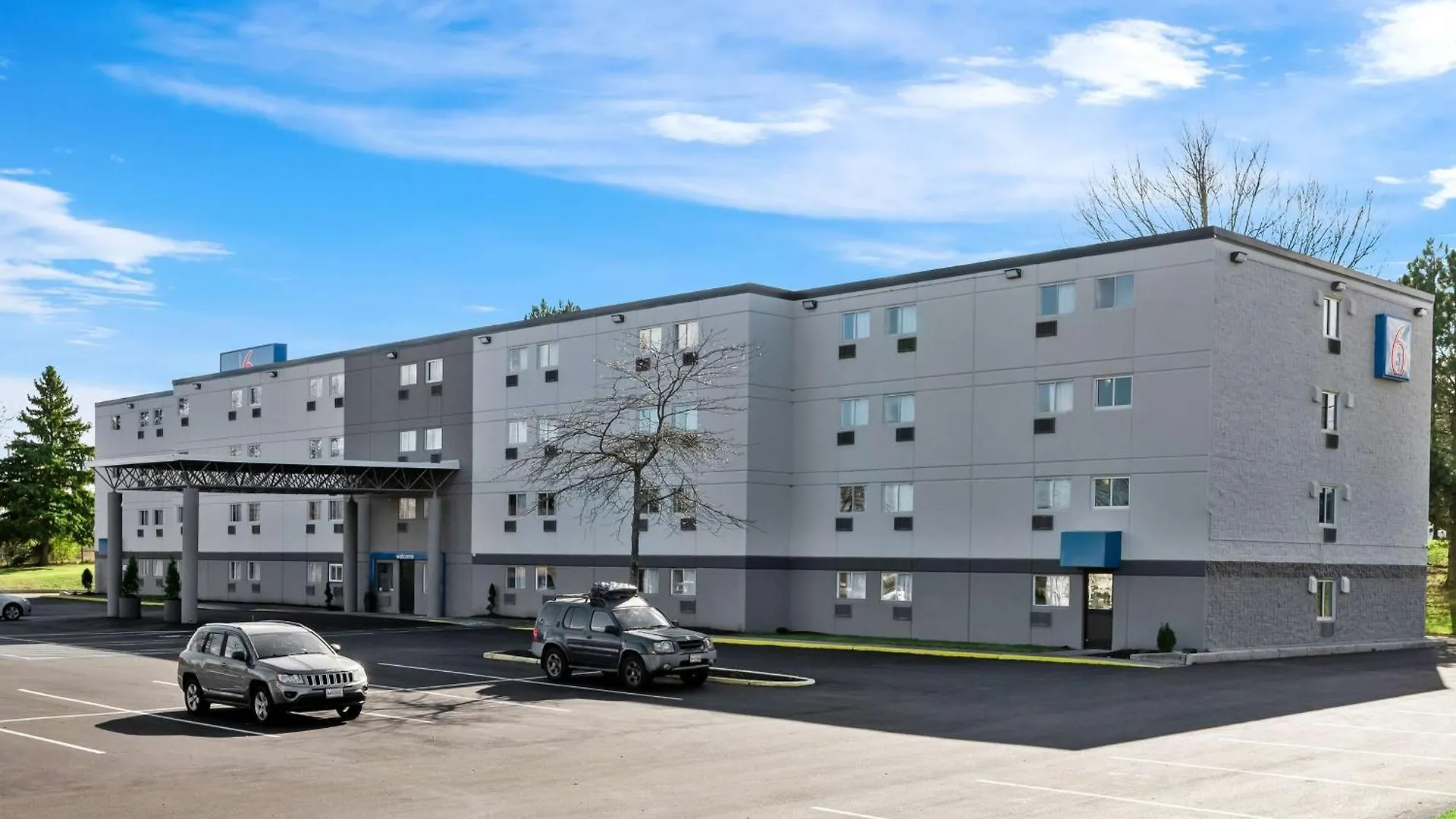 4 Airport Hotels Near Wadsworth Longfellow House for Smart Stays