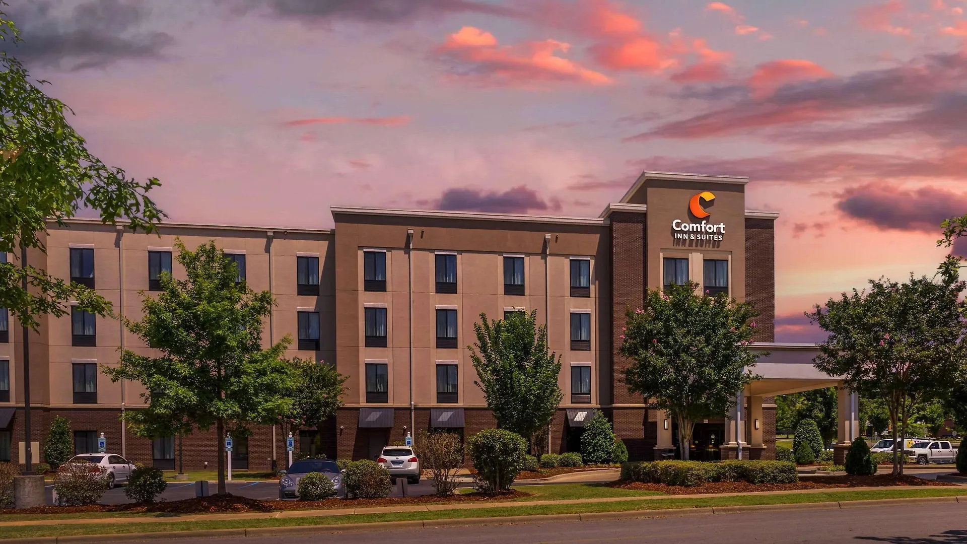 7 Business Hotels Near Samford University Wright Center That Deliver