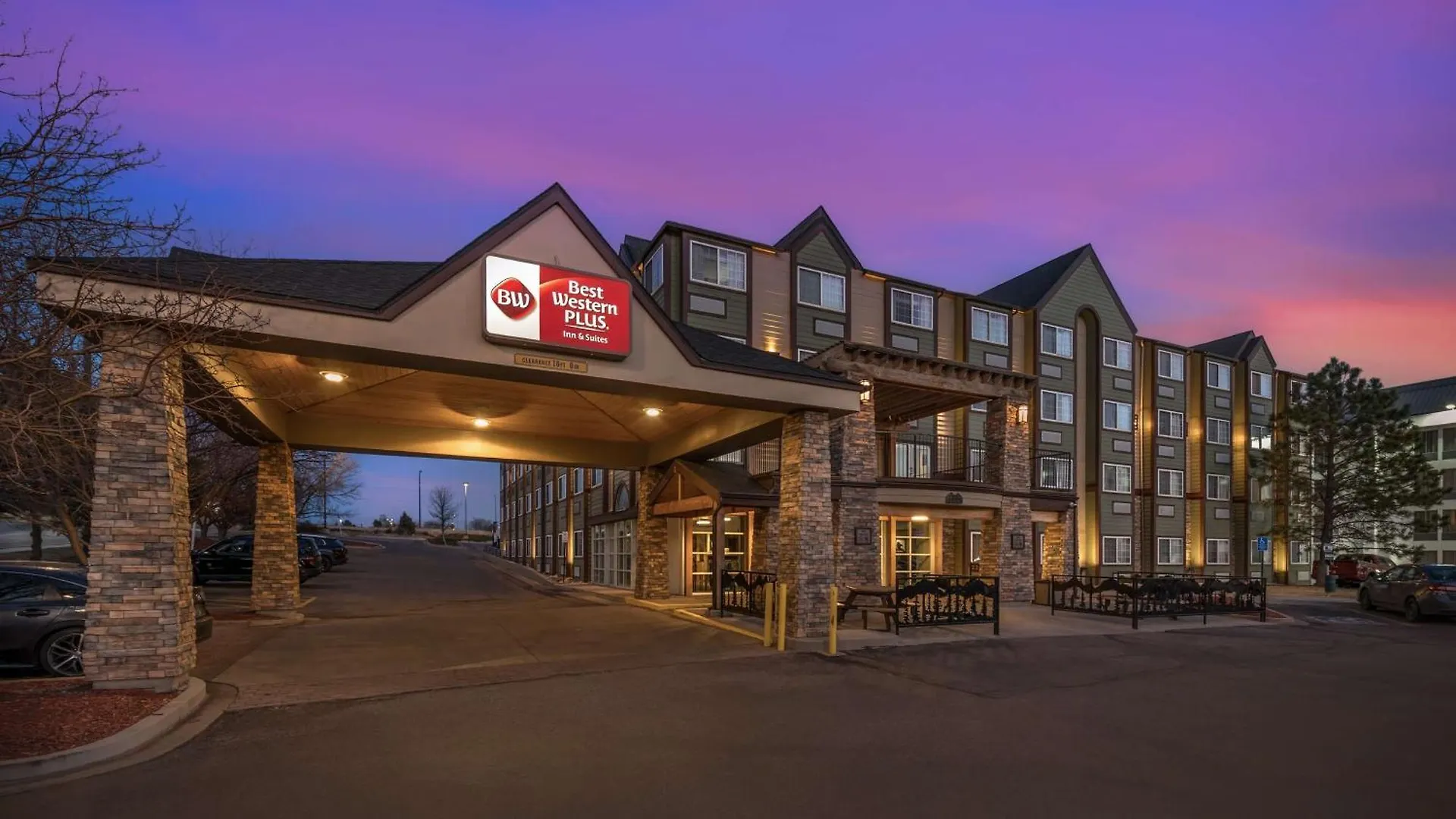 7 Business Hotels Near Pro Rodeo Hall of Fame Worth Booking