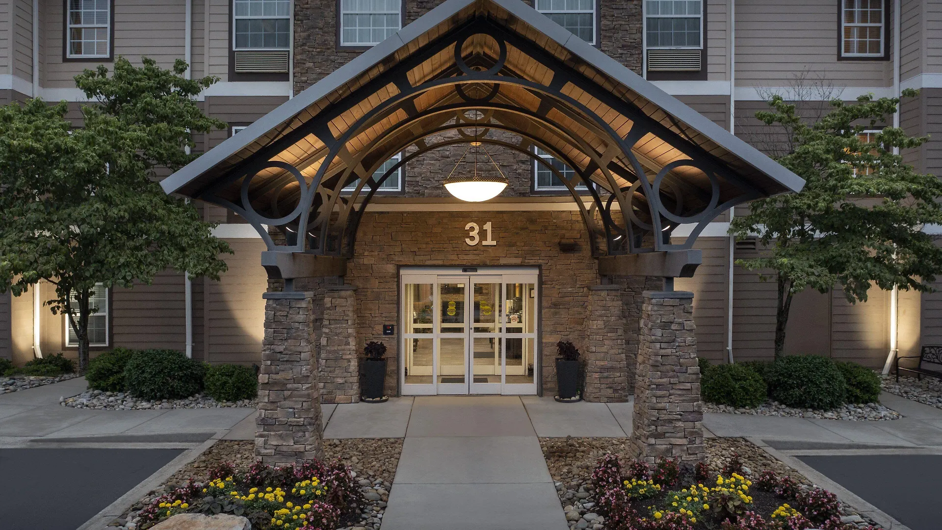 10 Smart Business Hotels Near Gold Rush Greenville Worth Booking