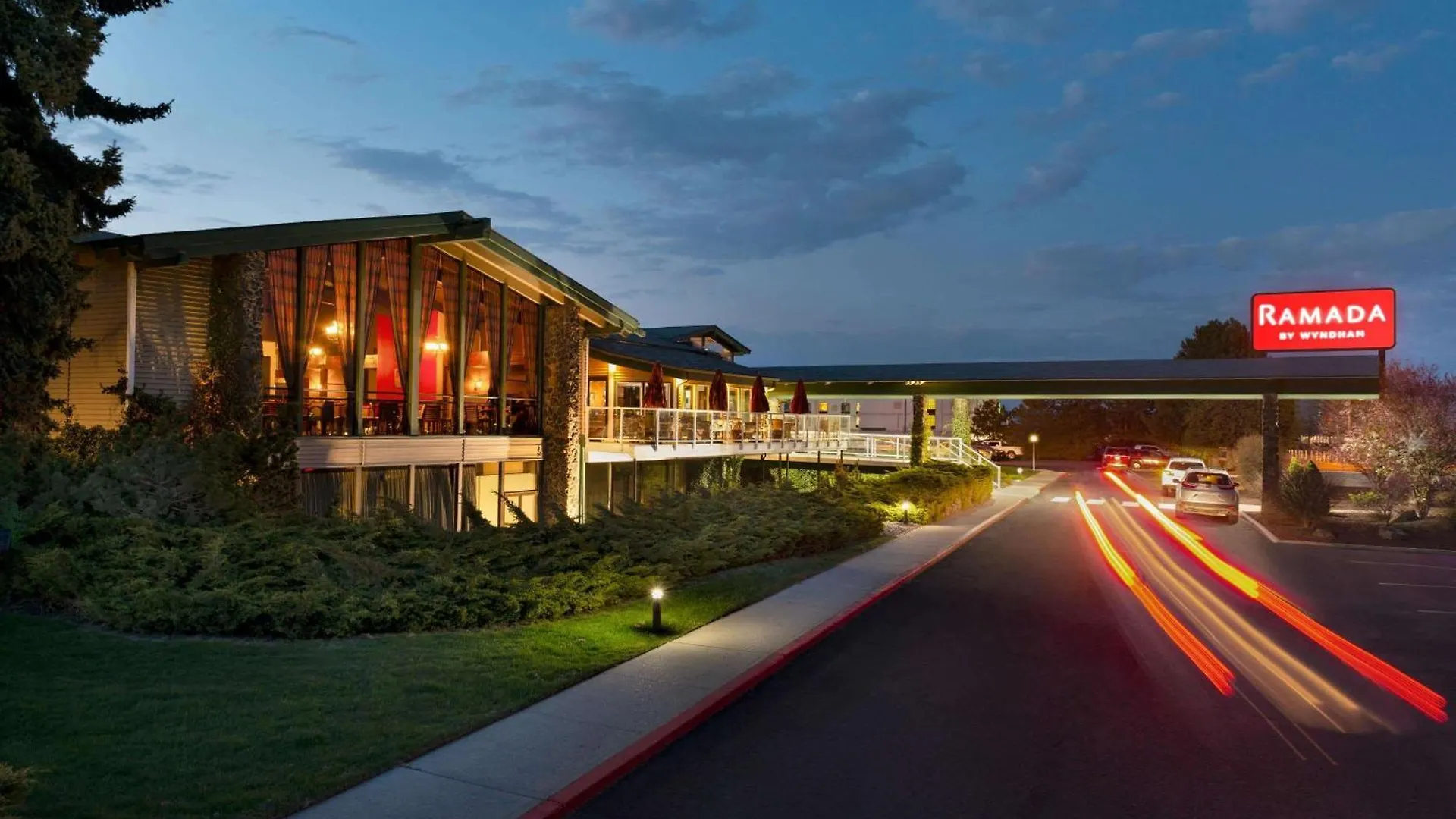 Where to Stay Near High Bridge Park: 4 Airport Hotels Reviewed