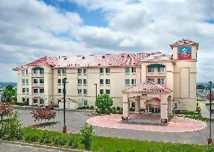 Staying Near Rocky Mountain College: 6 Airport Hotels Compared