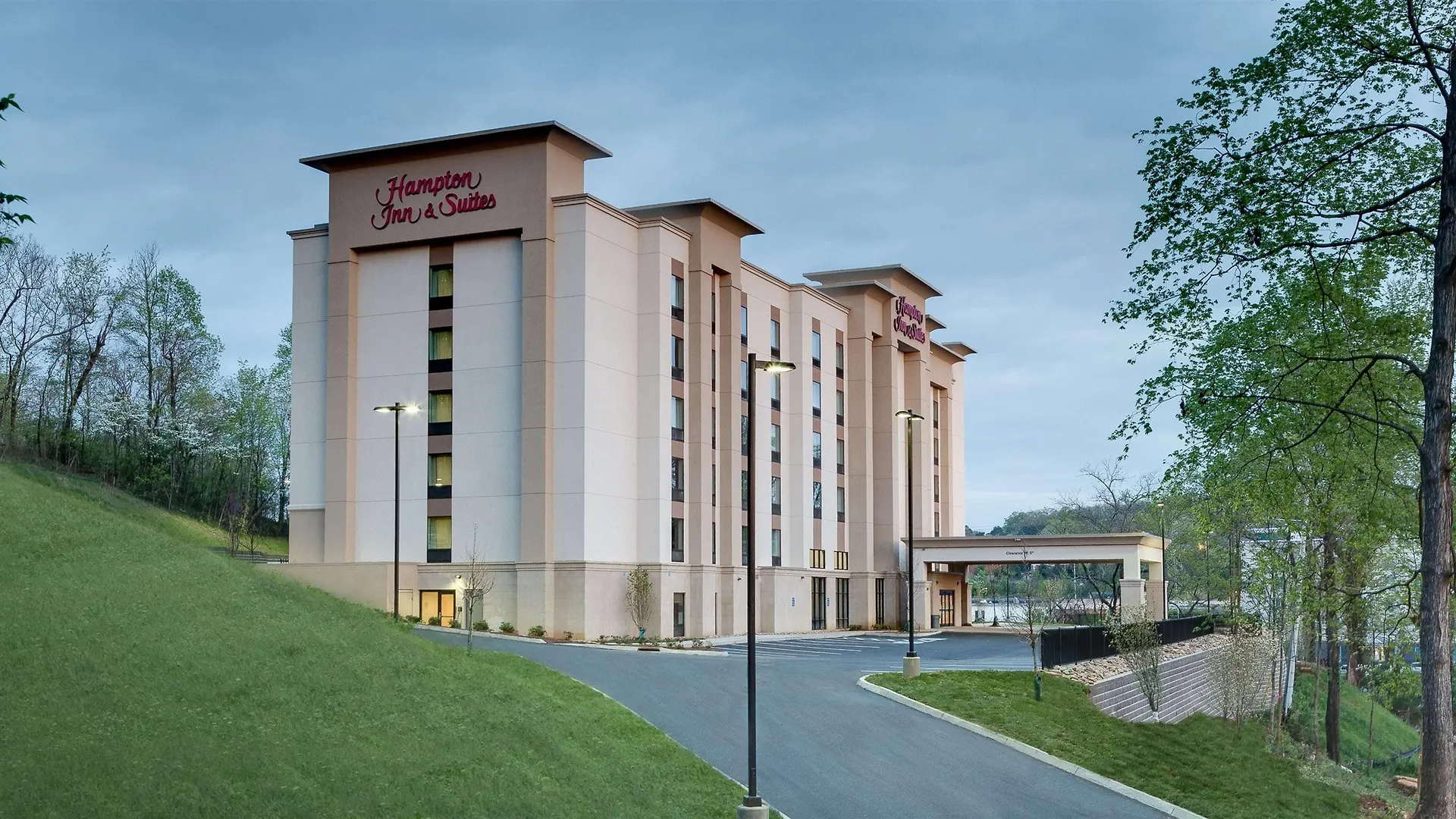 4 Business Hotels Near University of Tennessee Worth Booking