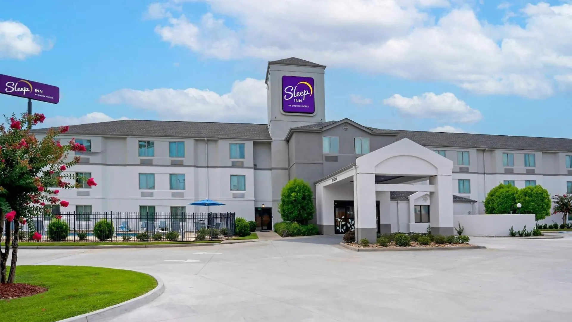 4 Business Hotels Close to Naivn Park, Baton Rouge