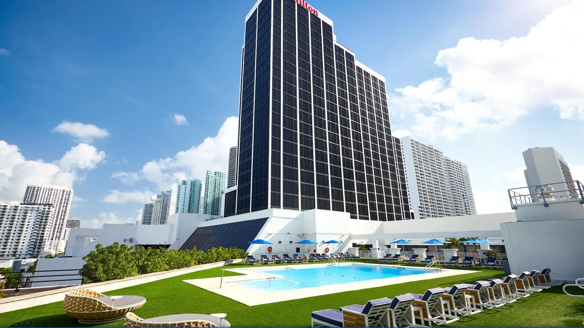 2 Family-Friendly Hotels In Downtown Miami Worth Booking