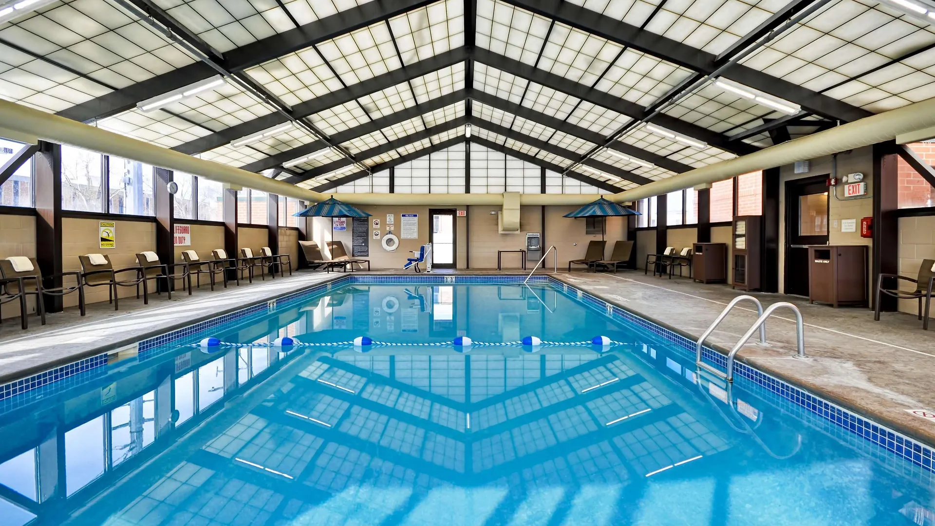 Staying Near Rahn Park, Eagan: 2 Hotels Compared