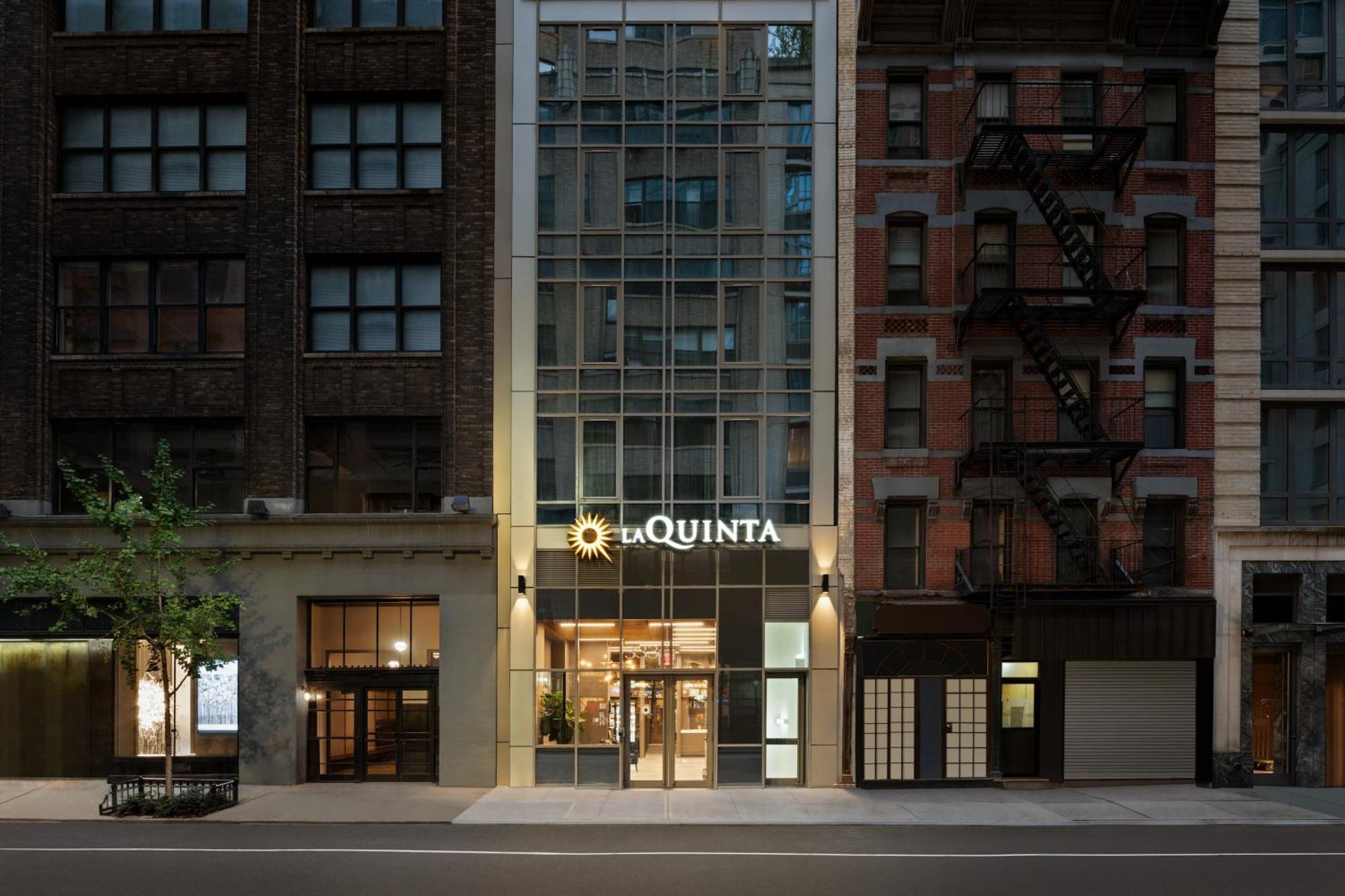 15 Top-Rated Business Hotels in Midtown New York