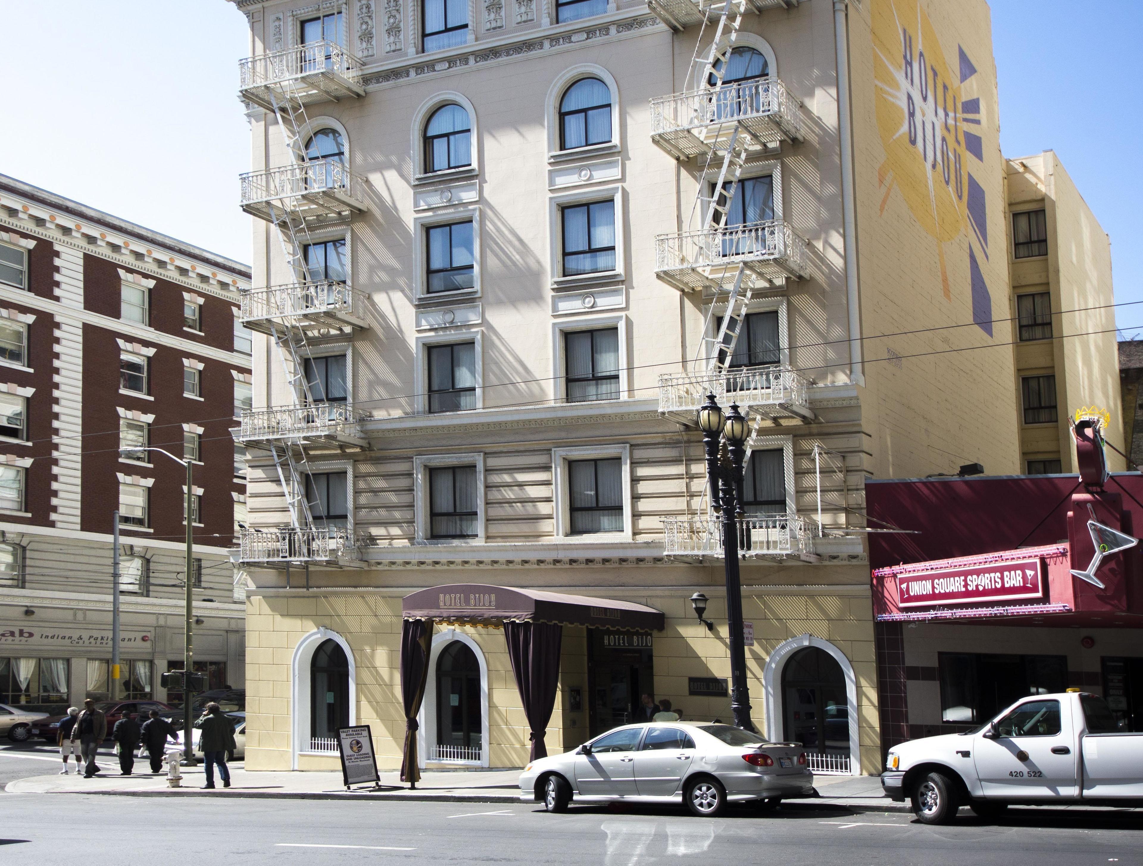 15 Exceptional Design Hotels in Theater District That Stand Out