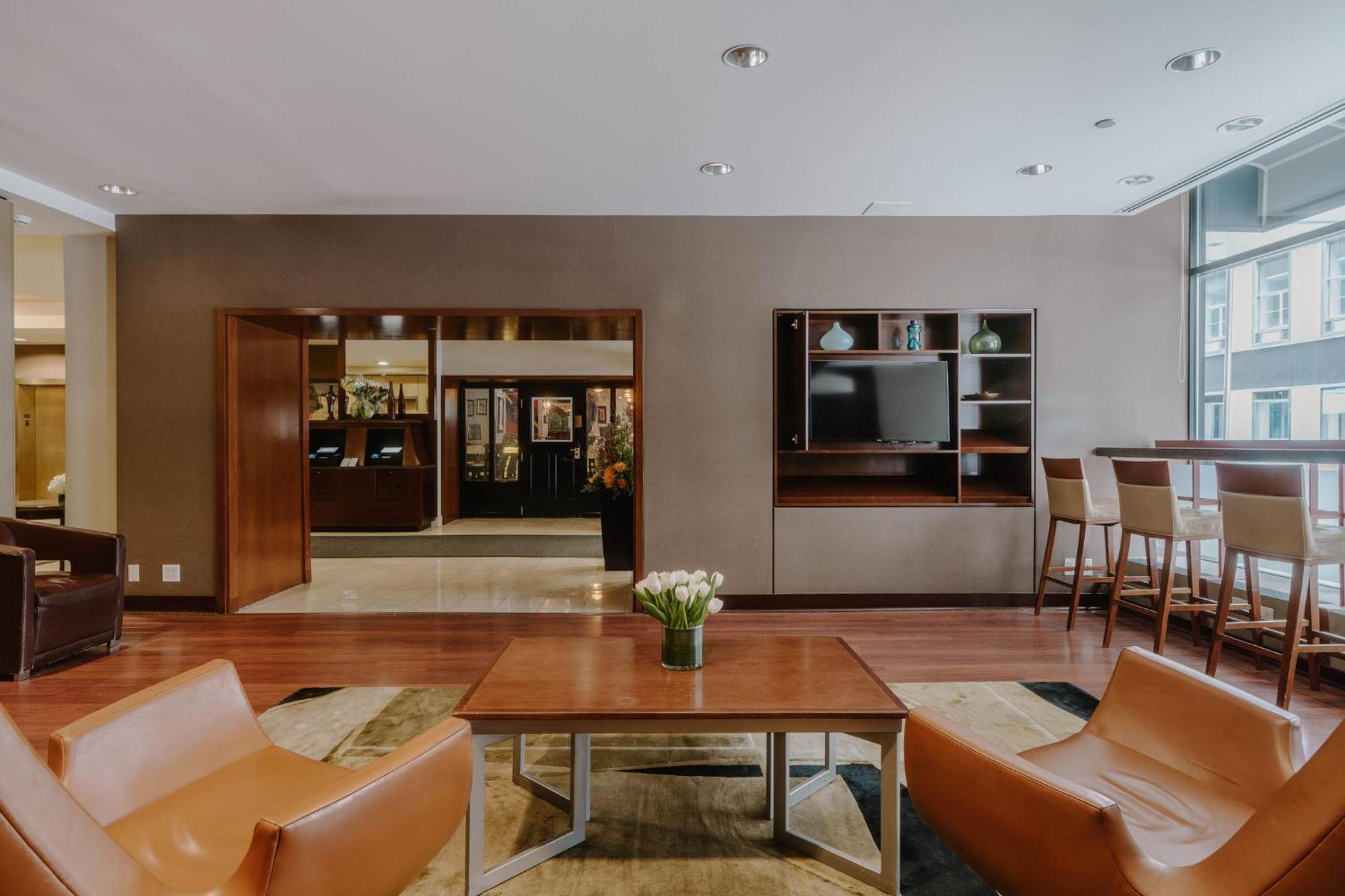 15 Central Hotels in Theatre District Chicago Worth Booking