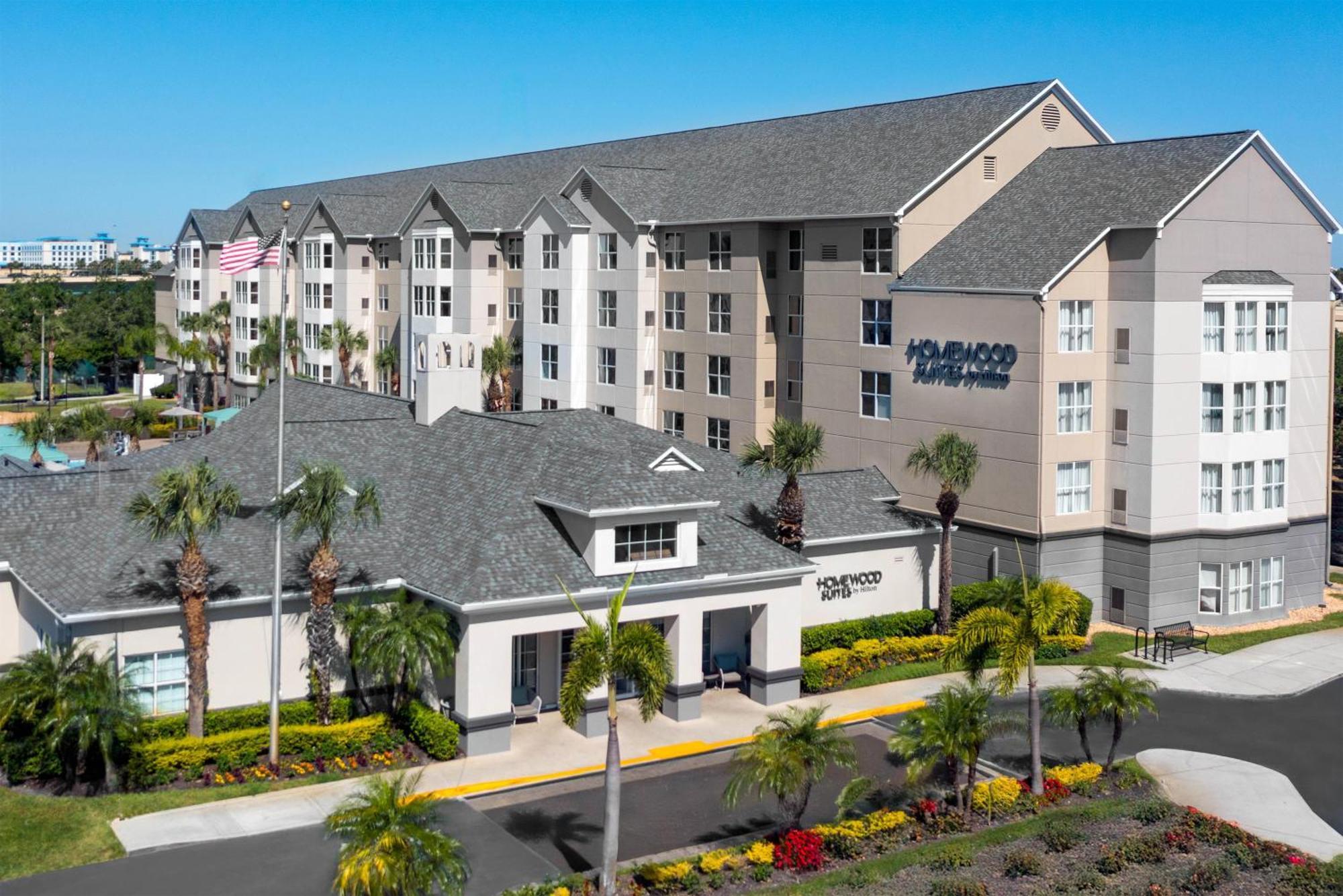 Staying Near Universal Orlando: 14 Family Hotels Compared