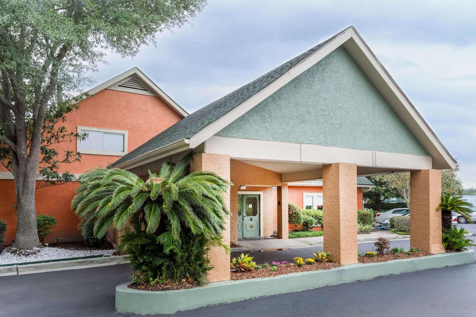 Where to Stay for Work: 4 Business Hotels in North Charleston