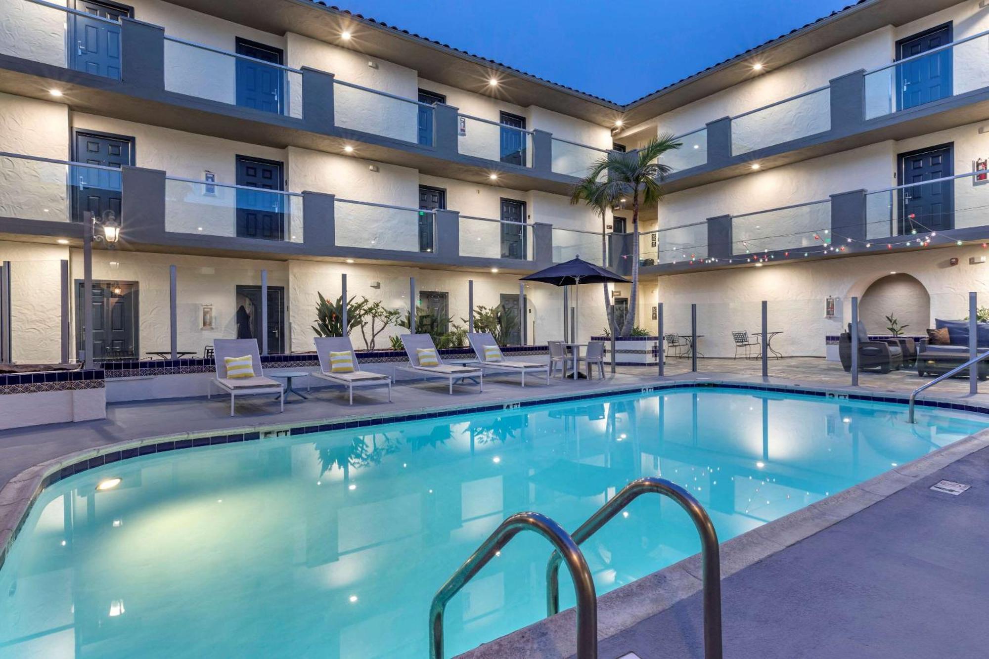 15 Airport Hotels Near SeaWorld San Diego Worth Booking