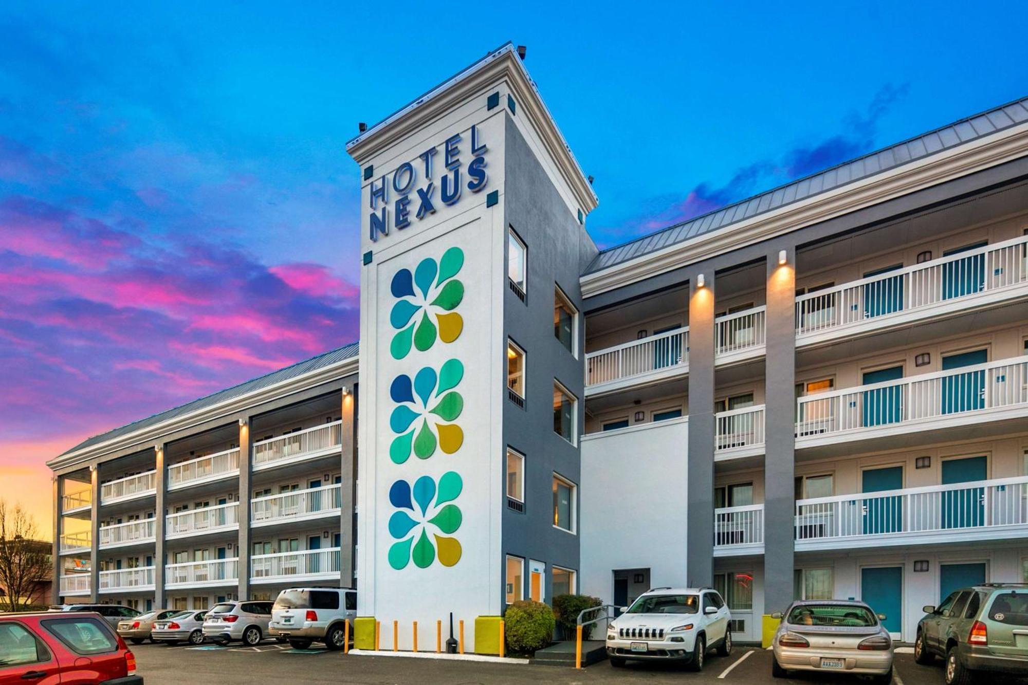 15 Top-Rated Airport Hotels Close to Bruce Lee Grave Site
