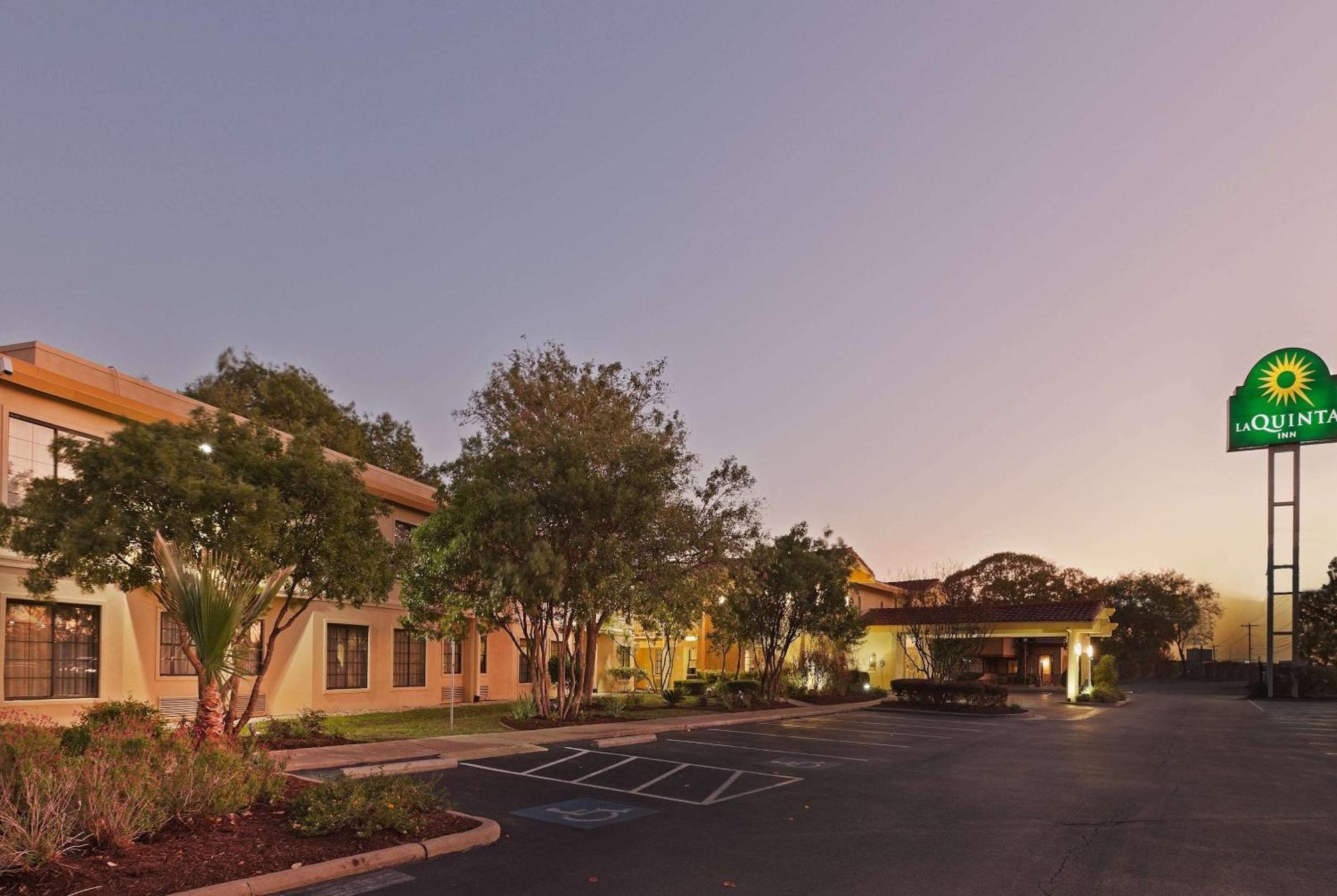 15 Budget Hotels Near French Legation Museum for Smart Stays