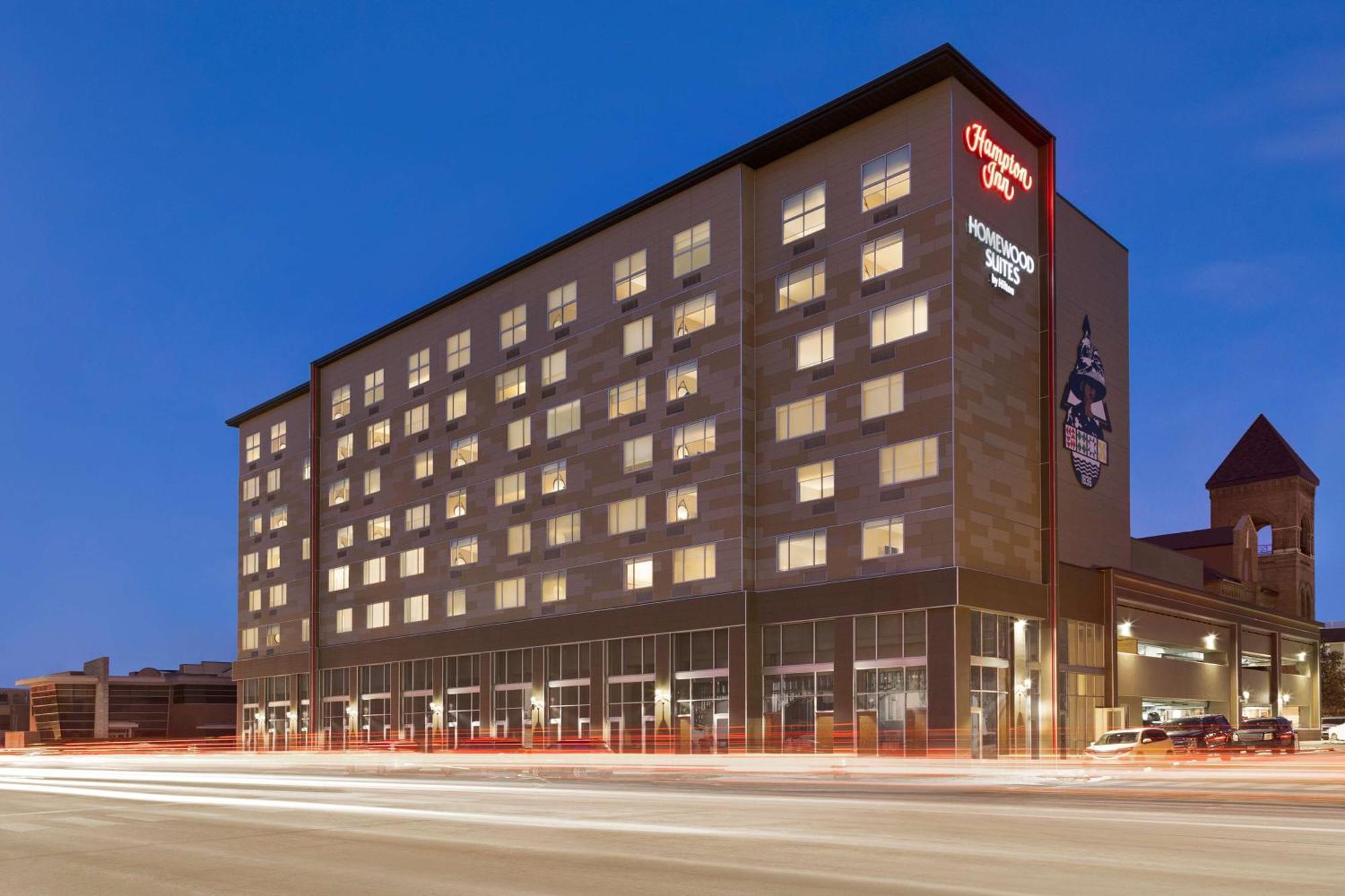 Staying Near the National Art Museum of Sport: 15 Business Hotels Compared