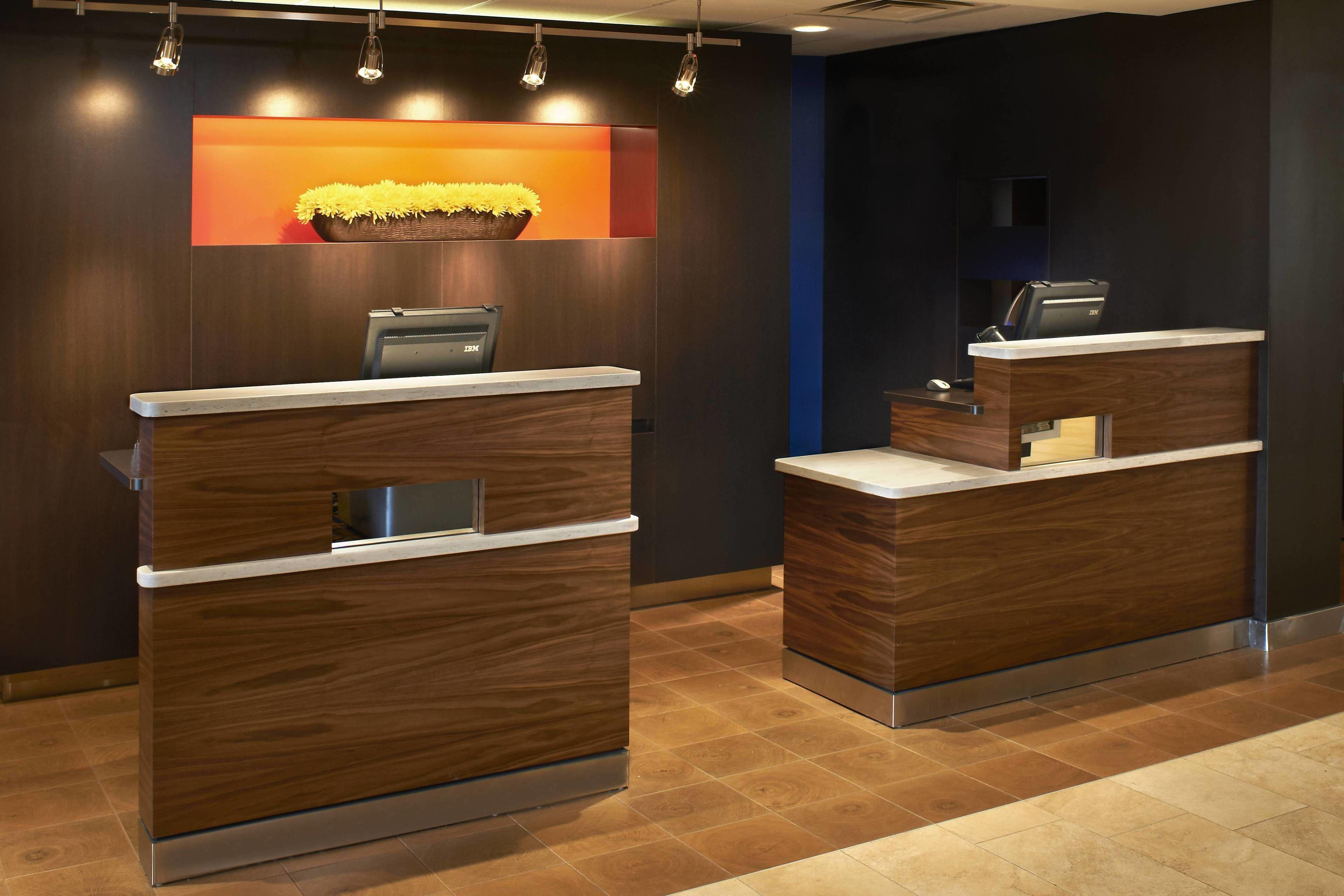 10 Smart Airport Hotels Near Cincinnati Art Museum