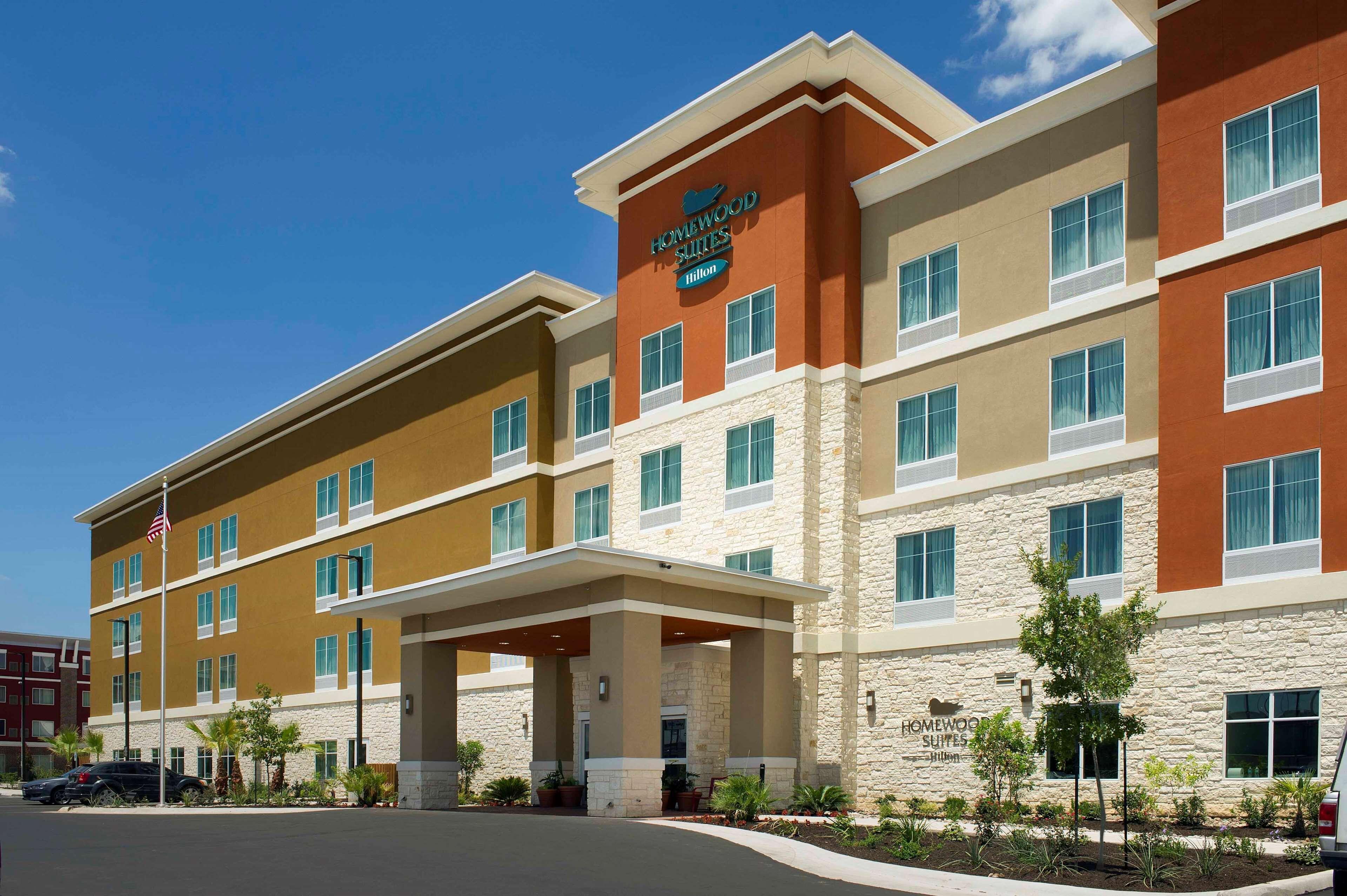 9 Family-Friendly Hotels in North San Antonio Near SAT Airport