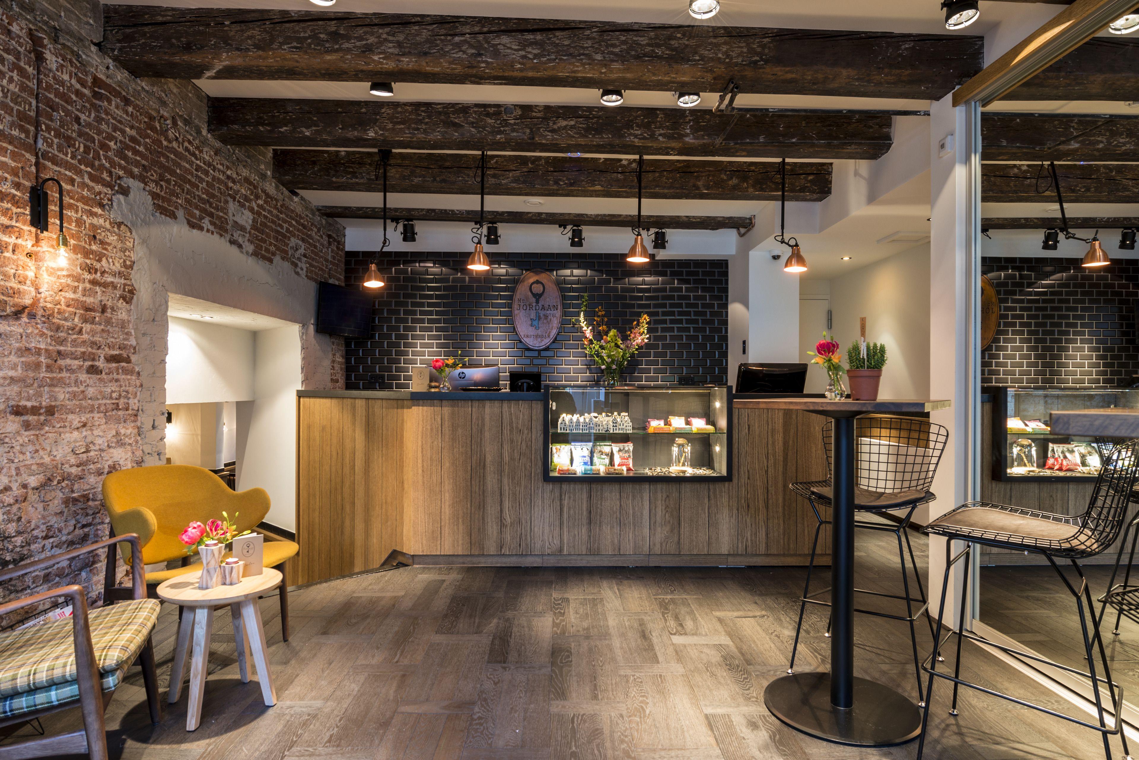 Staying Near Dapper Market: 15 Central Amsterdam Hotels Compared