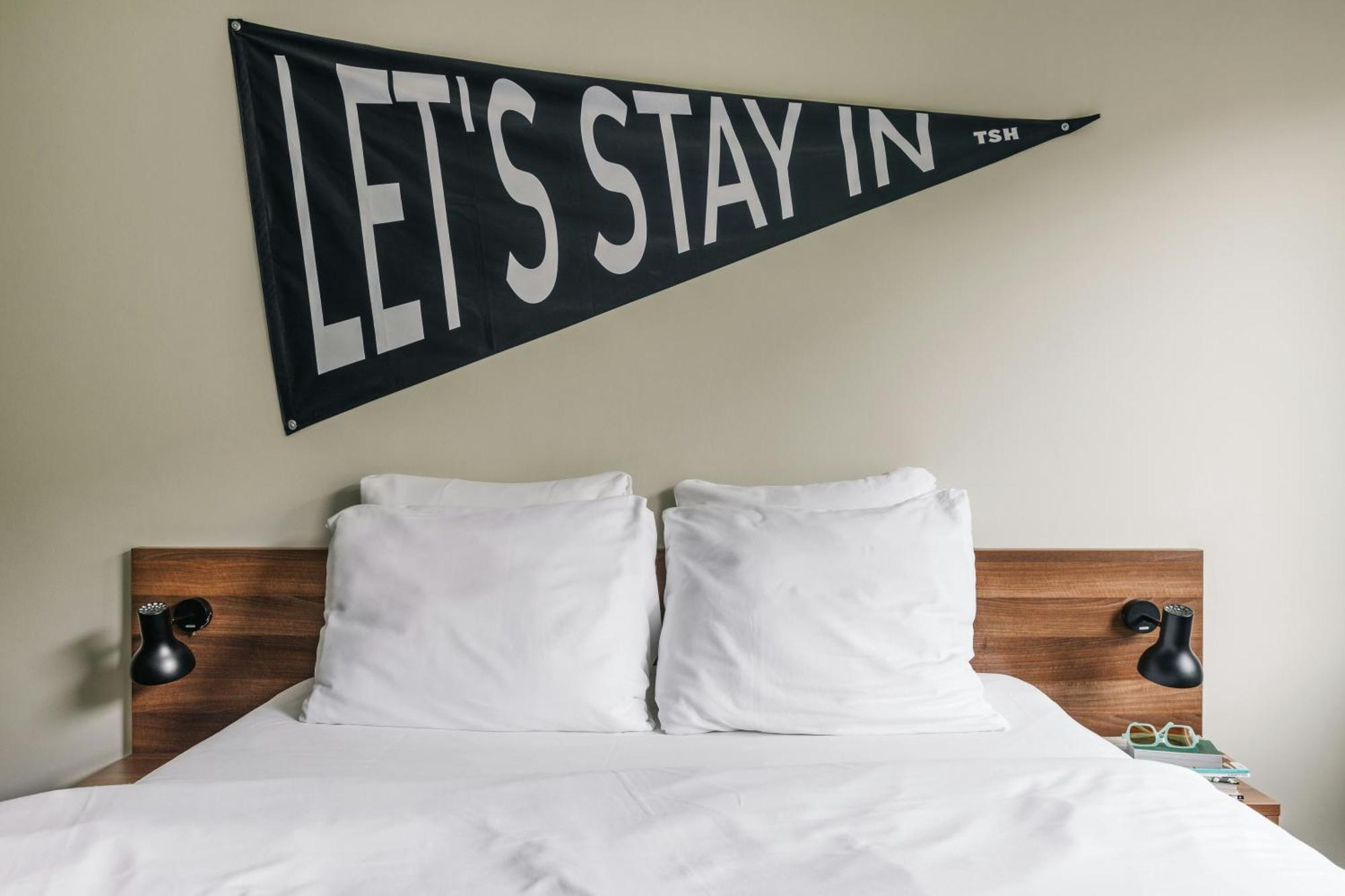 Staying Near Haagse Mart: 9 Central Hotels Compared