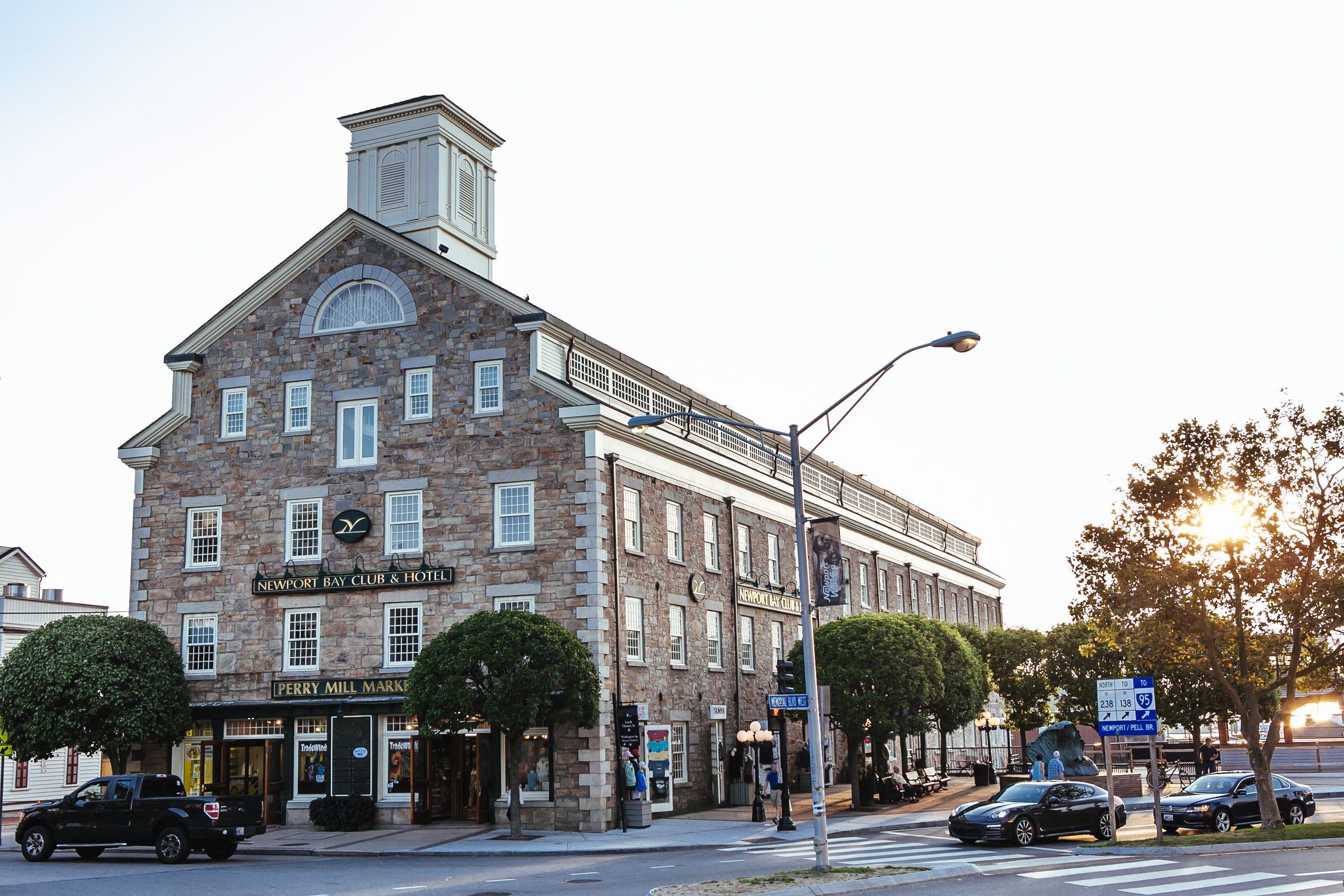 Staying Near Newport Art Museum: 5 Central Hotels Compared