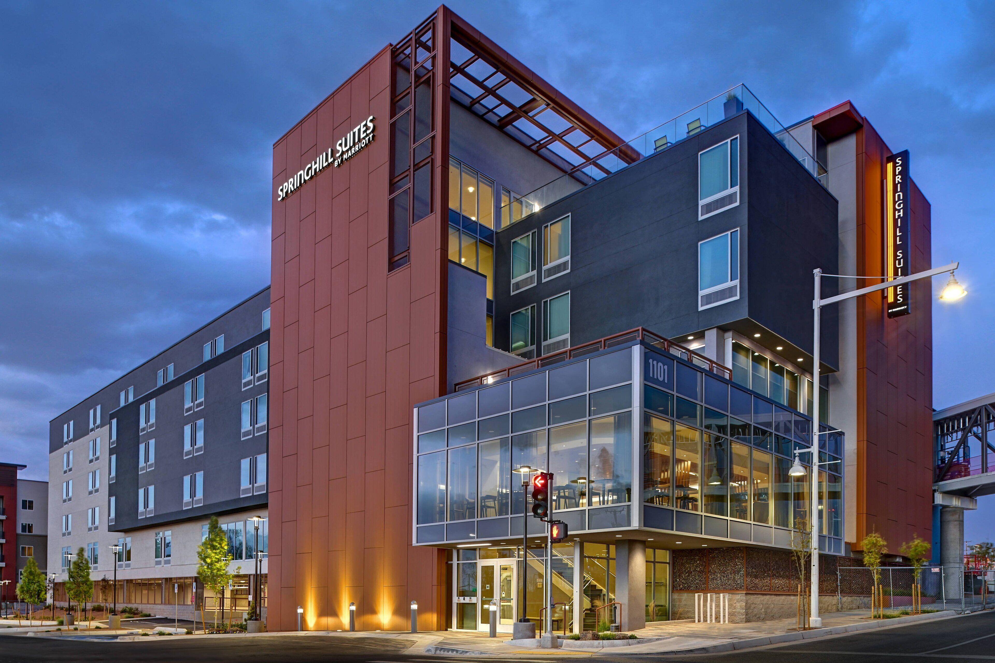 4 Airport Hotels on Route 66 Albuquerque That Deliver
