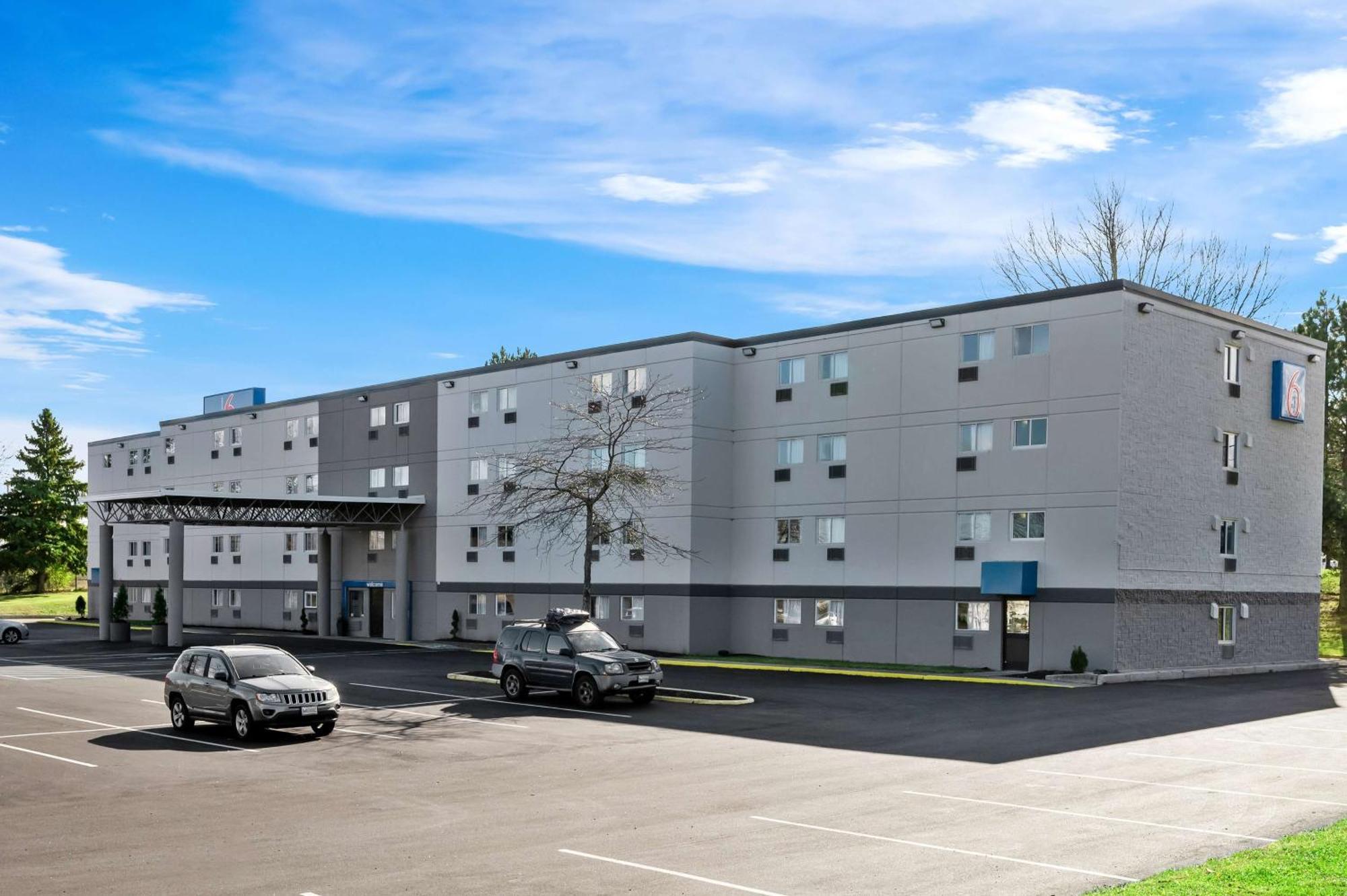 4 Airport Hotels Near Wadsworth Longfellow House for Smart Stays