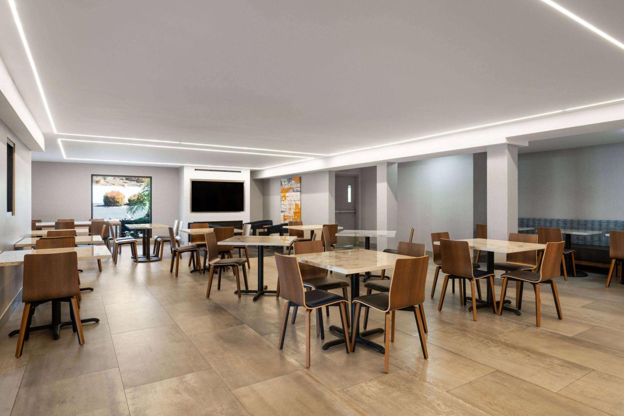4 Business Hotels Close to Maddox Park Worth Booking
