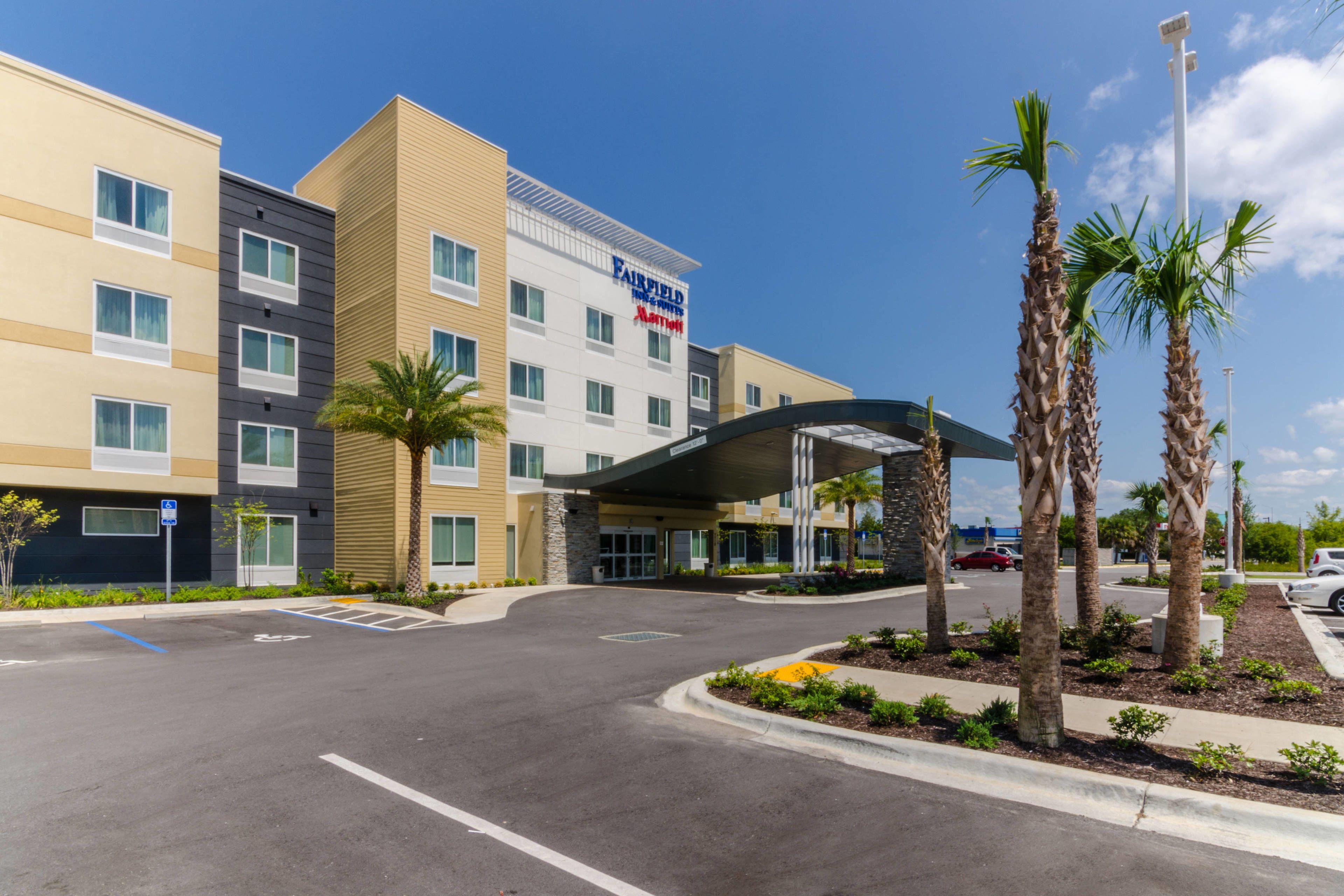 4 Family Hotels Near Emerald Falls Recreation Center PCB