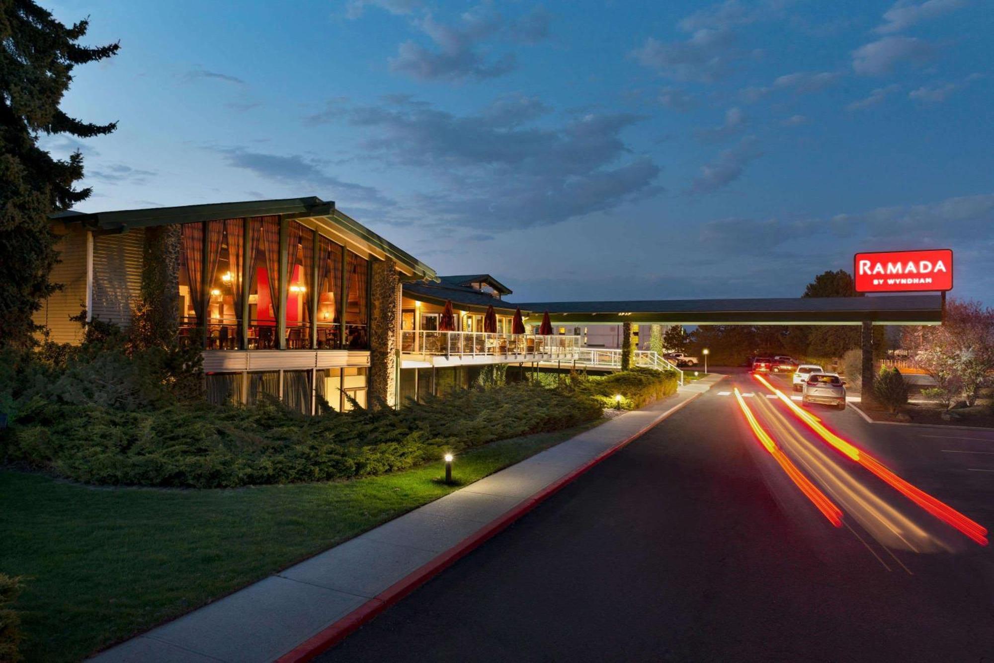 Where to Stay Near High Bridge Park: 4 Airport Hotels Reviewed