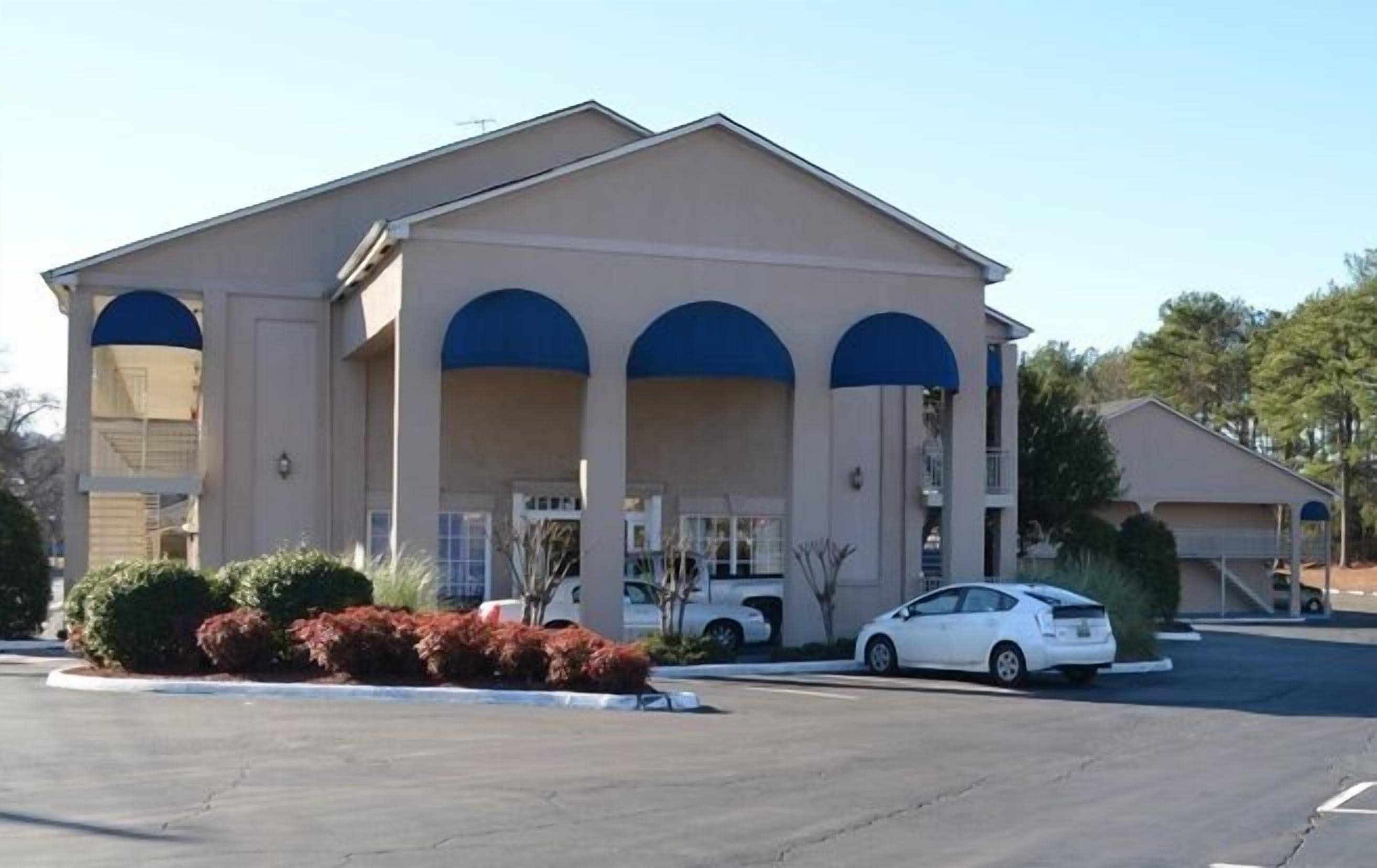 Staying Near Brookwood Village: 4 Budget Hotels Compared
